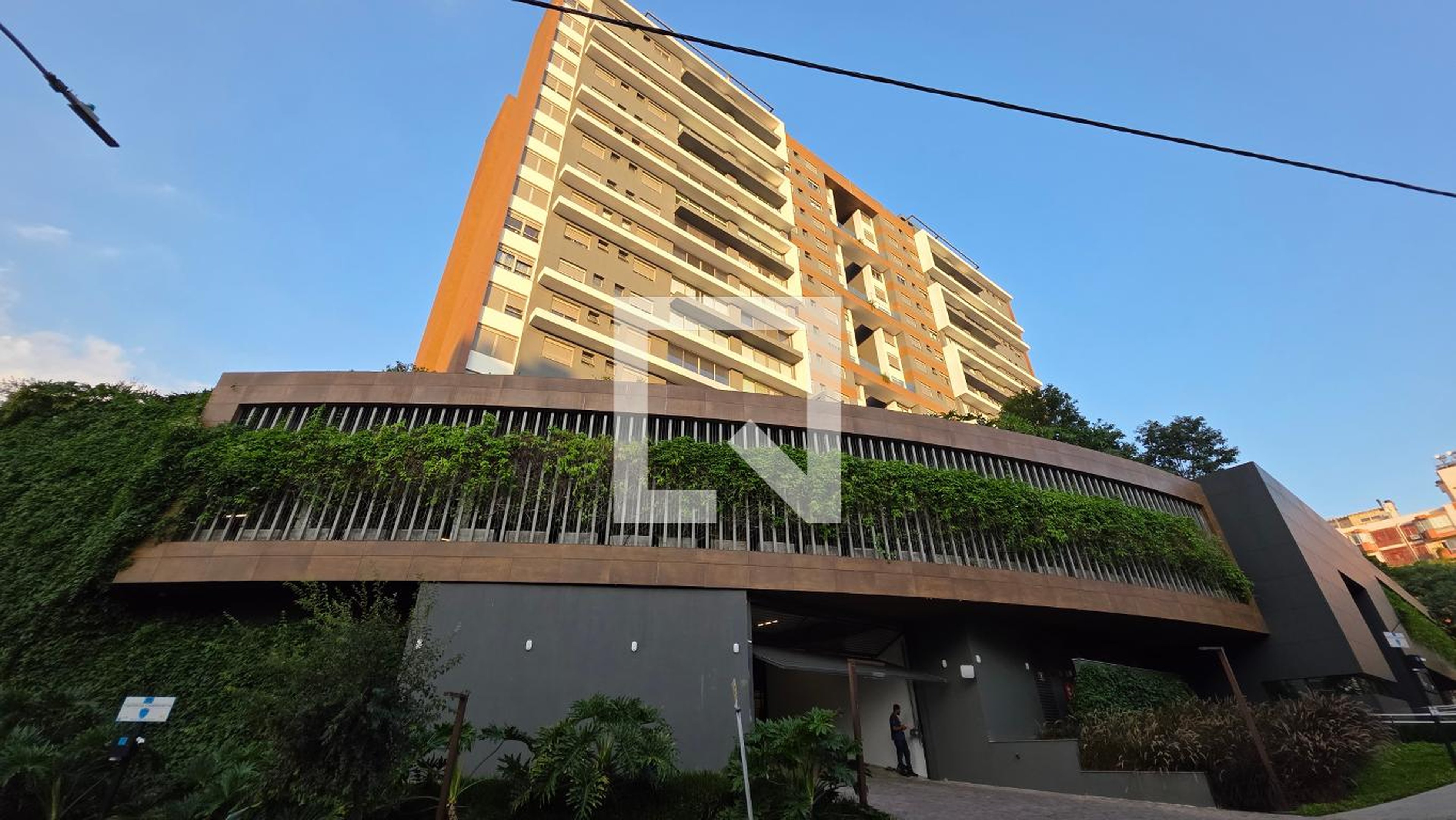 Fachada Condomínio em Rua Luis Luz, 230