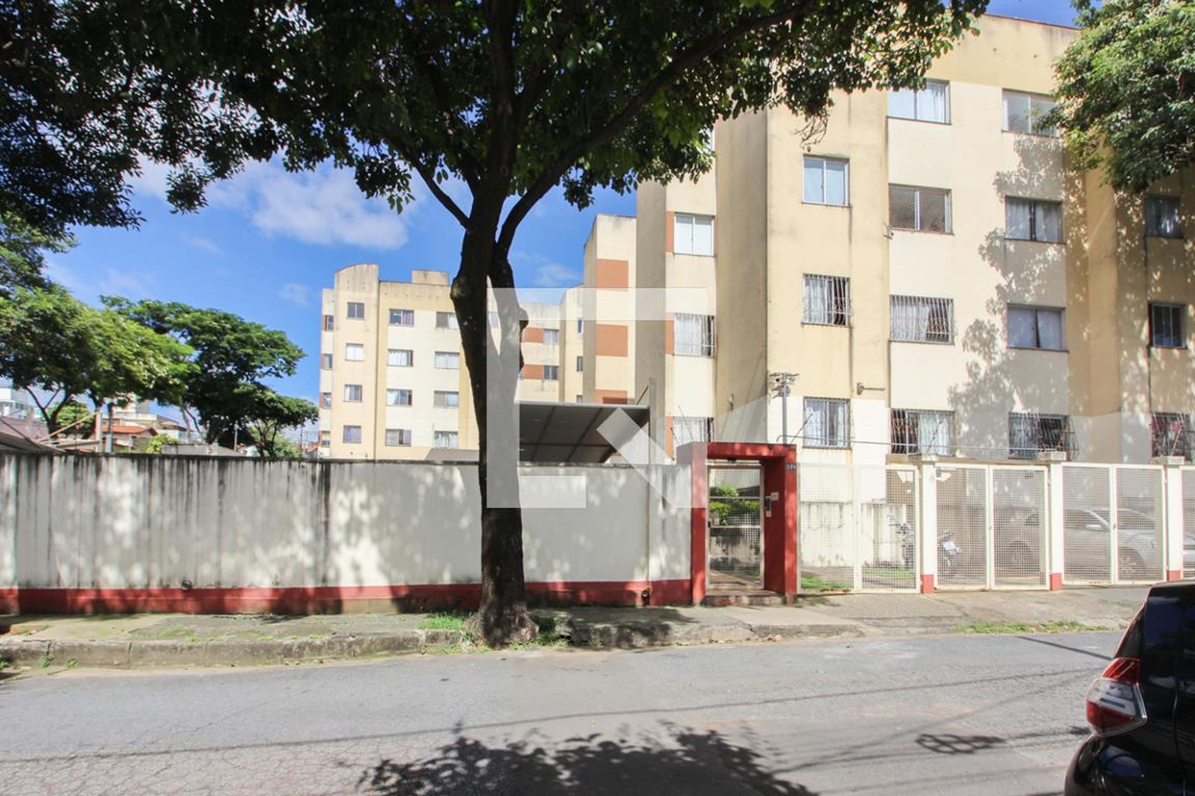 Fachada Condomínio em Rua Senador Campos Vergueiro, 289