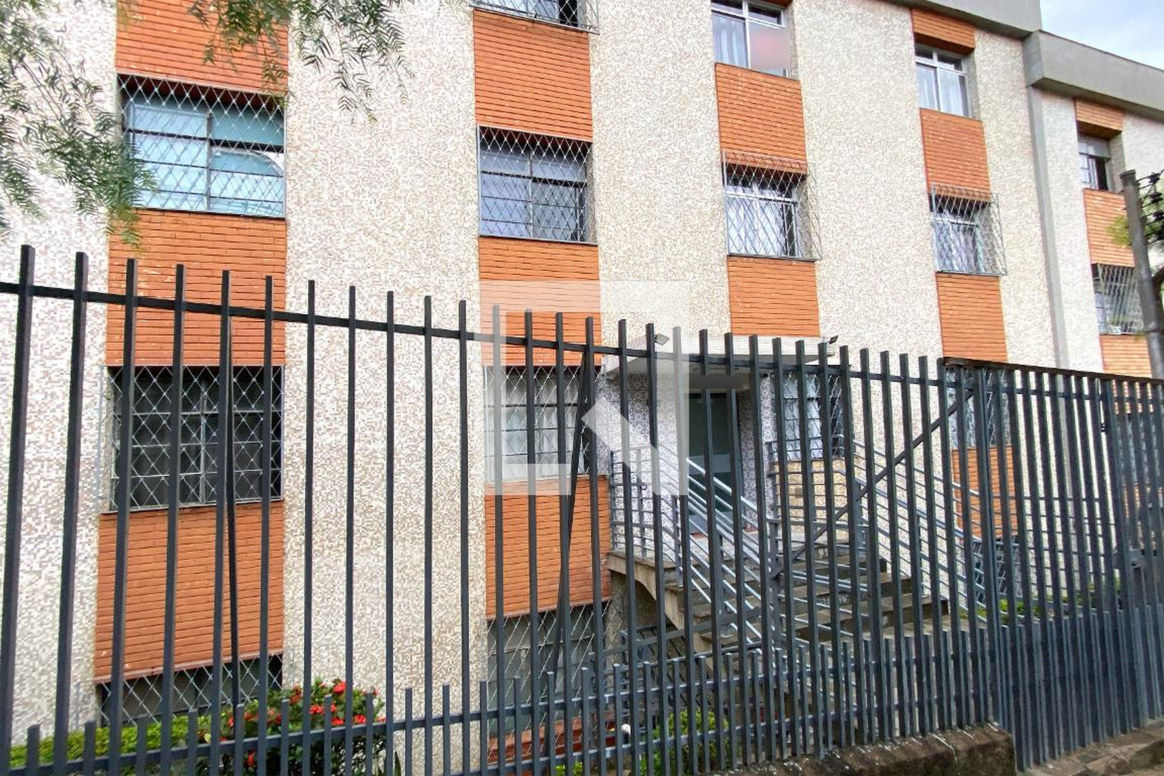 Fachada Condomínio em Rua Araxá, 492