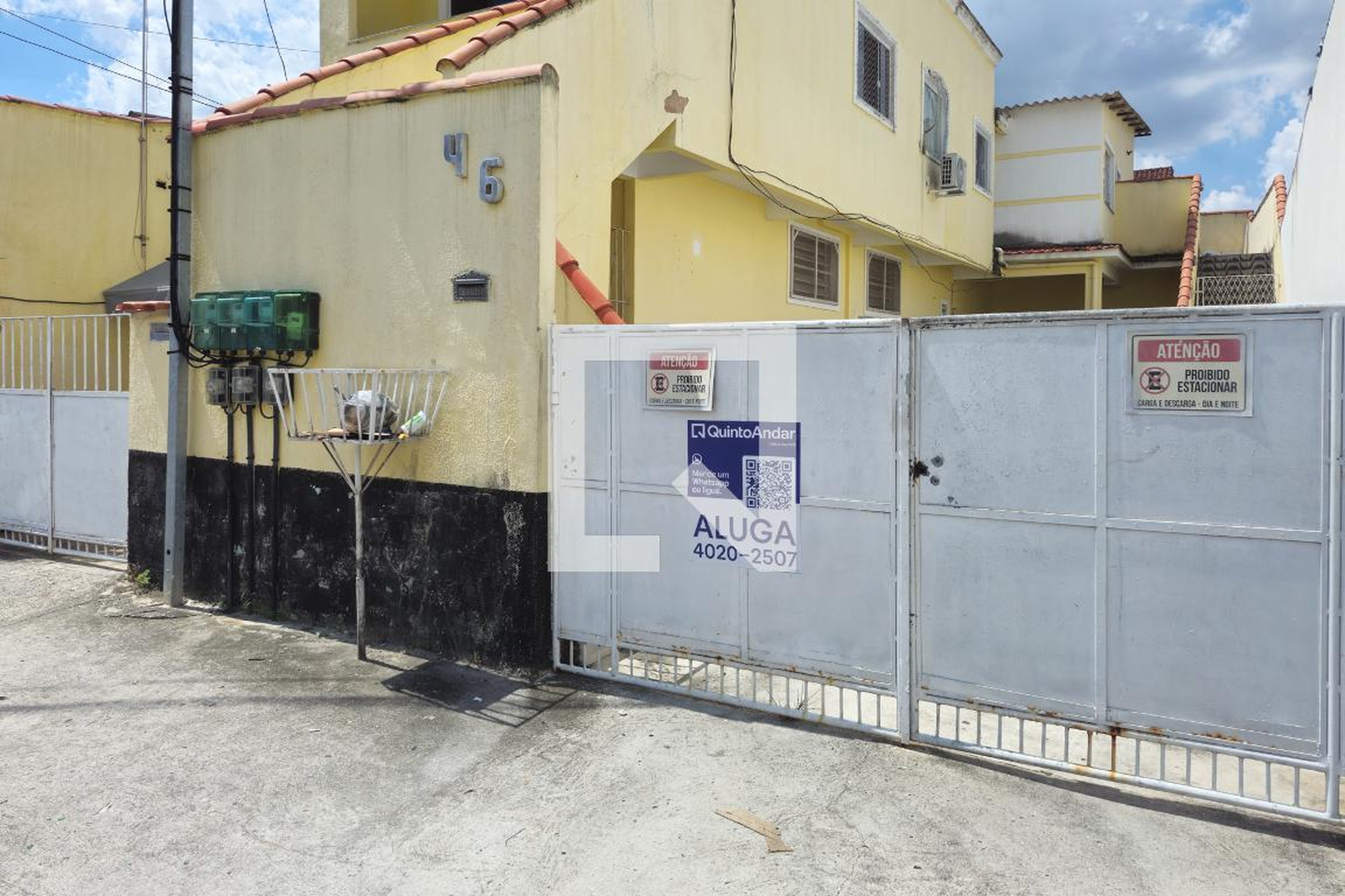 Fachada Condomínio em Rua General Uchôa Cavalcante, 74