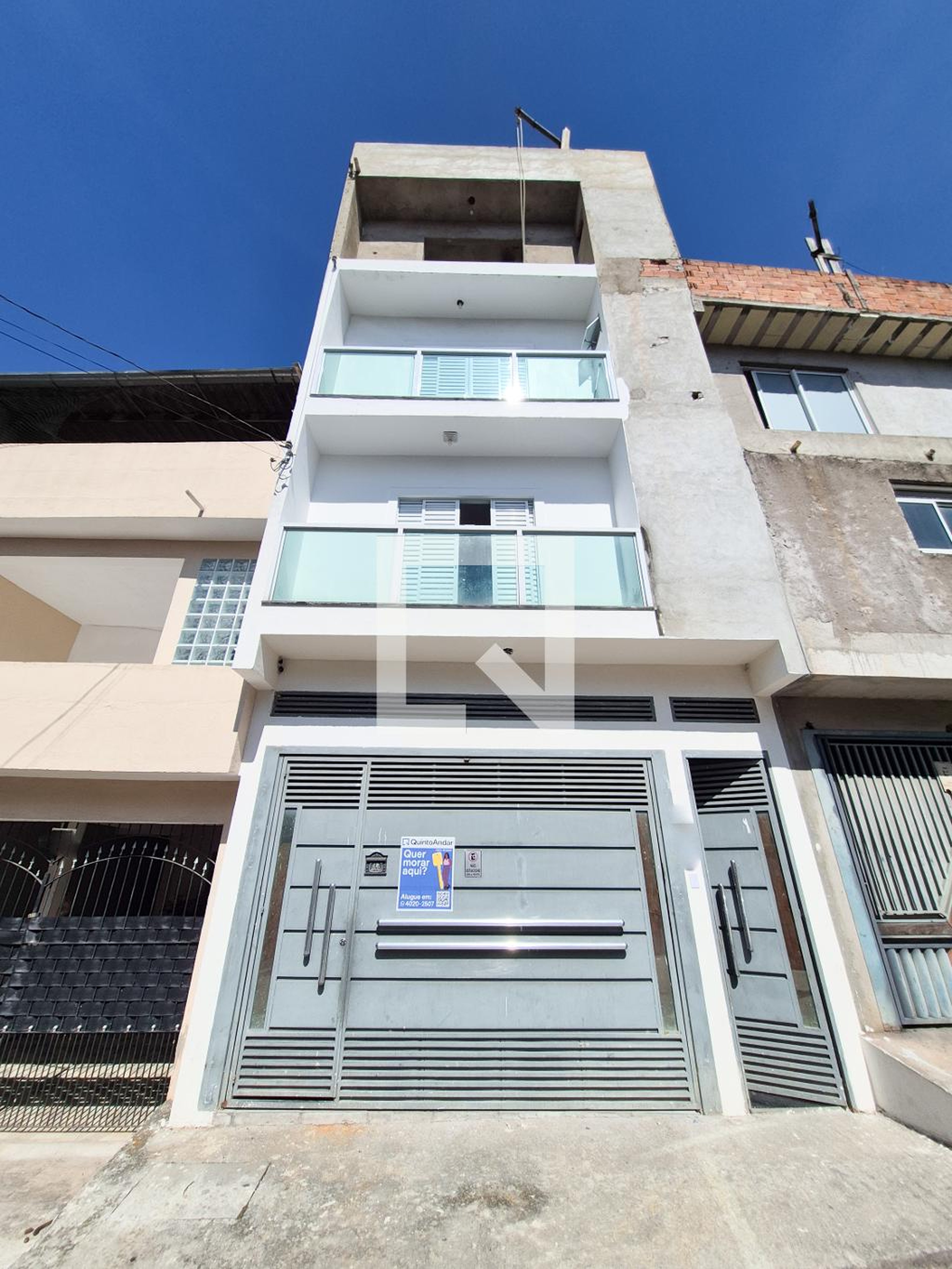 Fachada Condomínio em Rua Sestílio Melani, 603