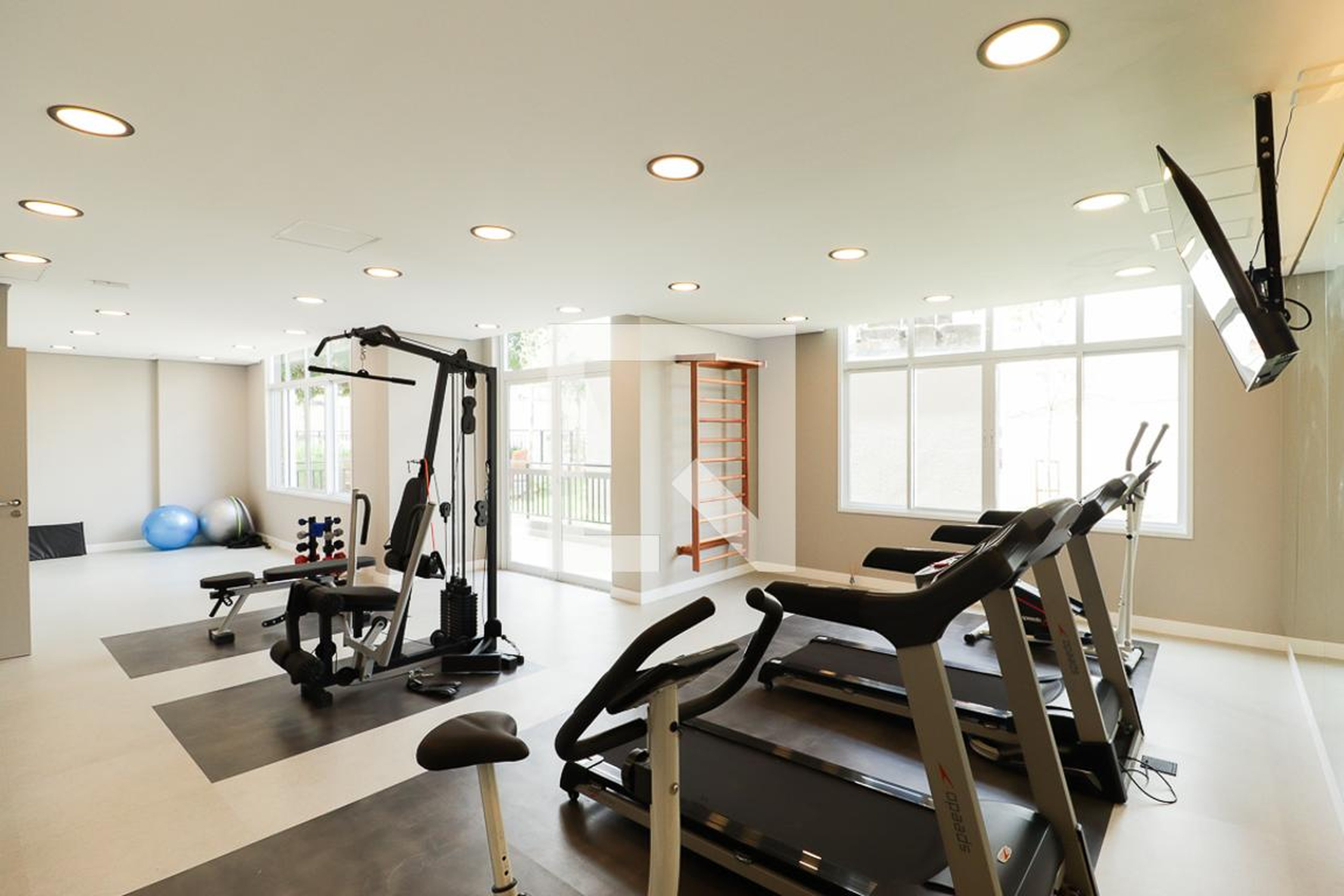 Academia - Hello Santana