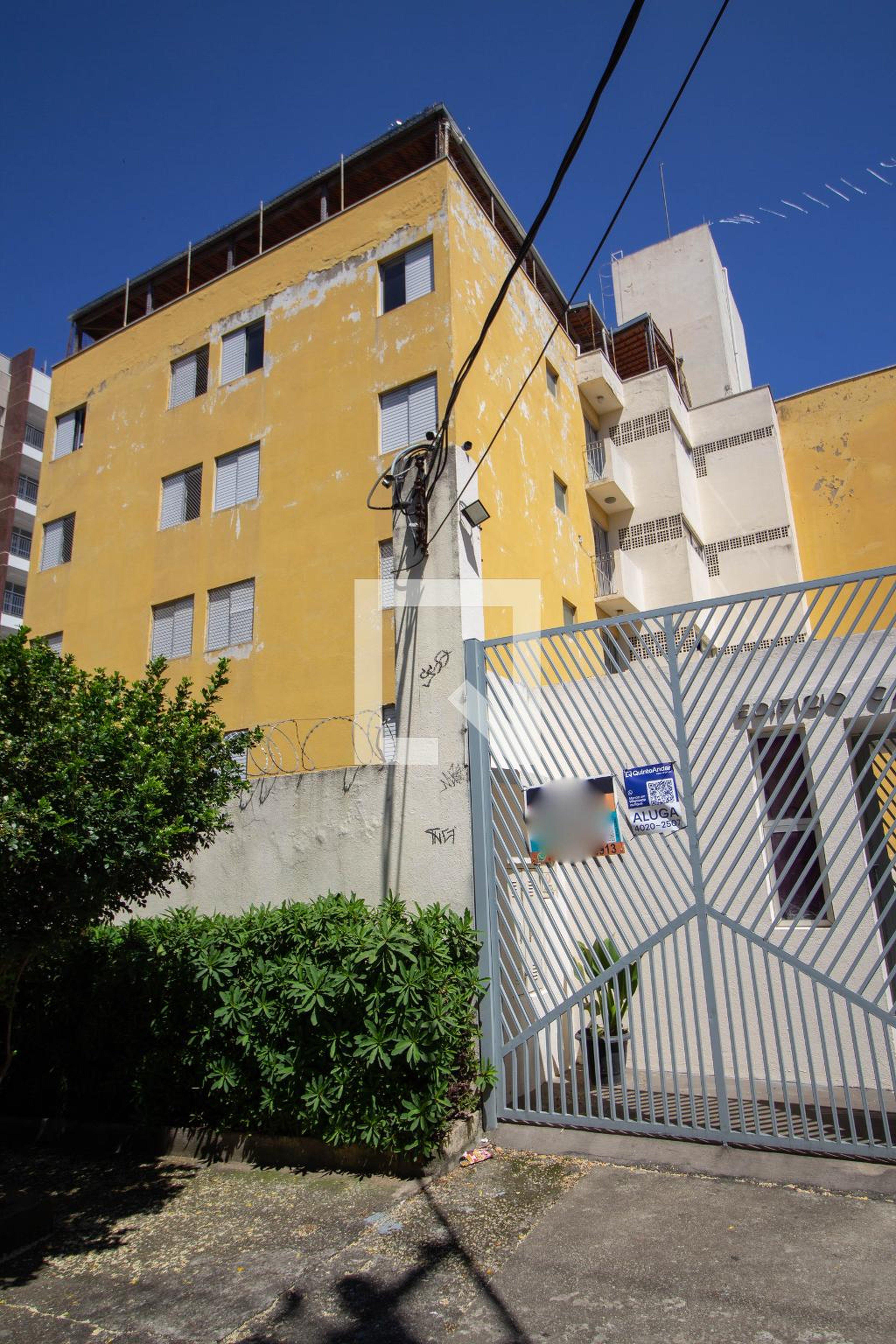 Fachada Condomínio em Rua Raulino Galdino da Silva, 551