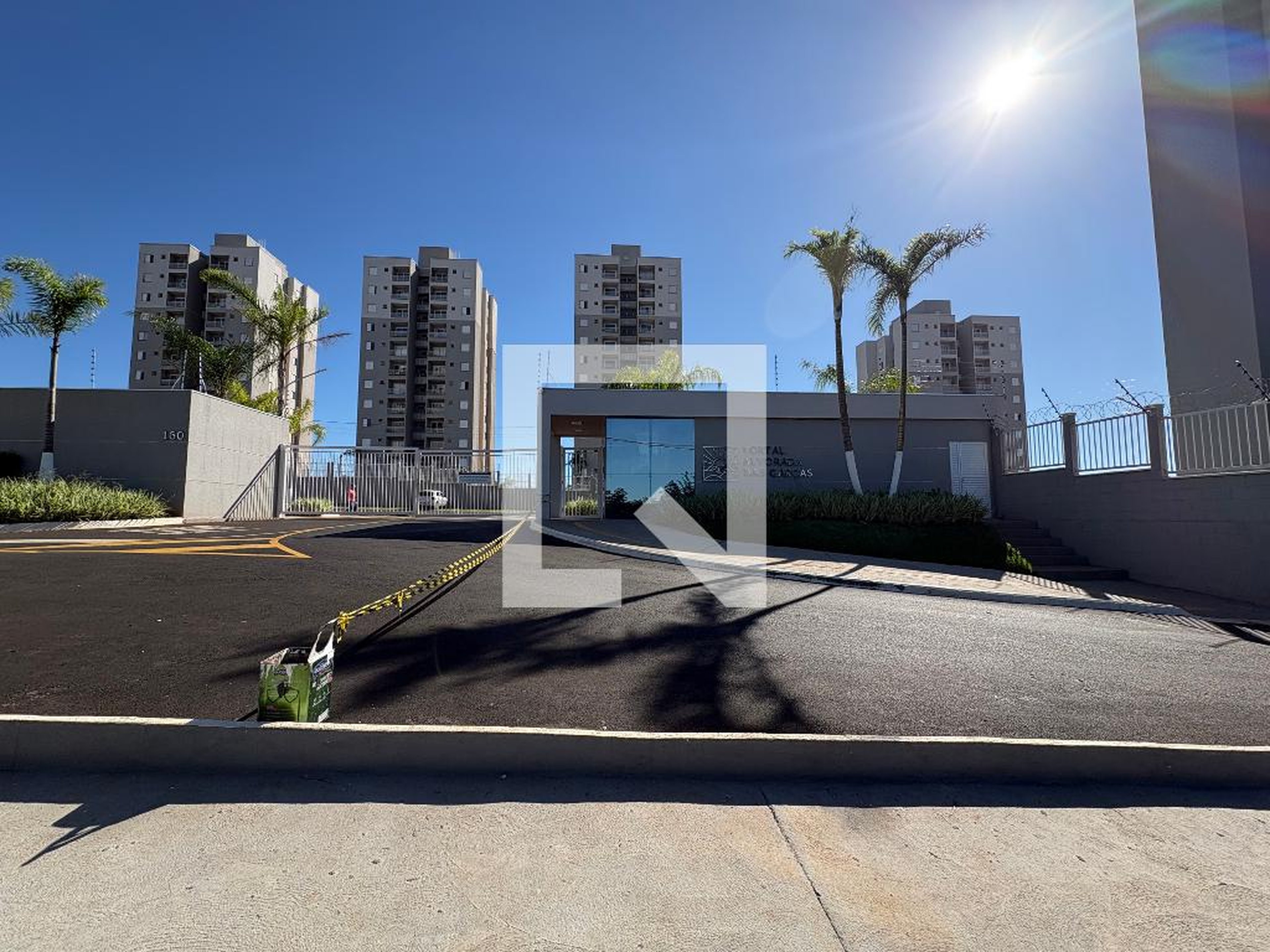 Fachada Condomínio em R: Orlando Collucci, 16