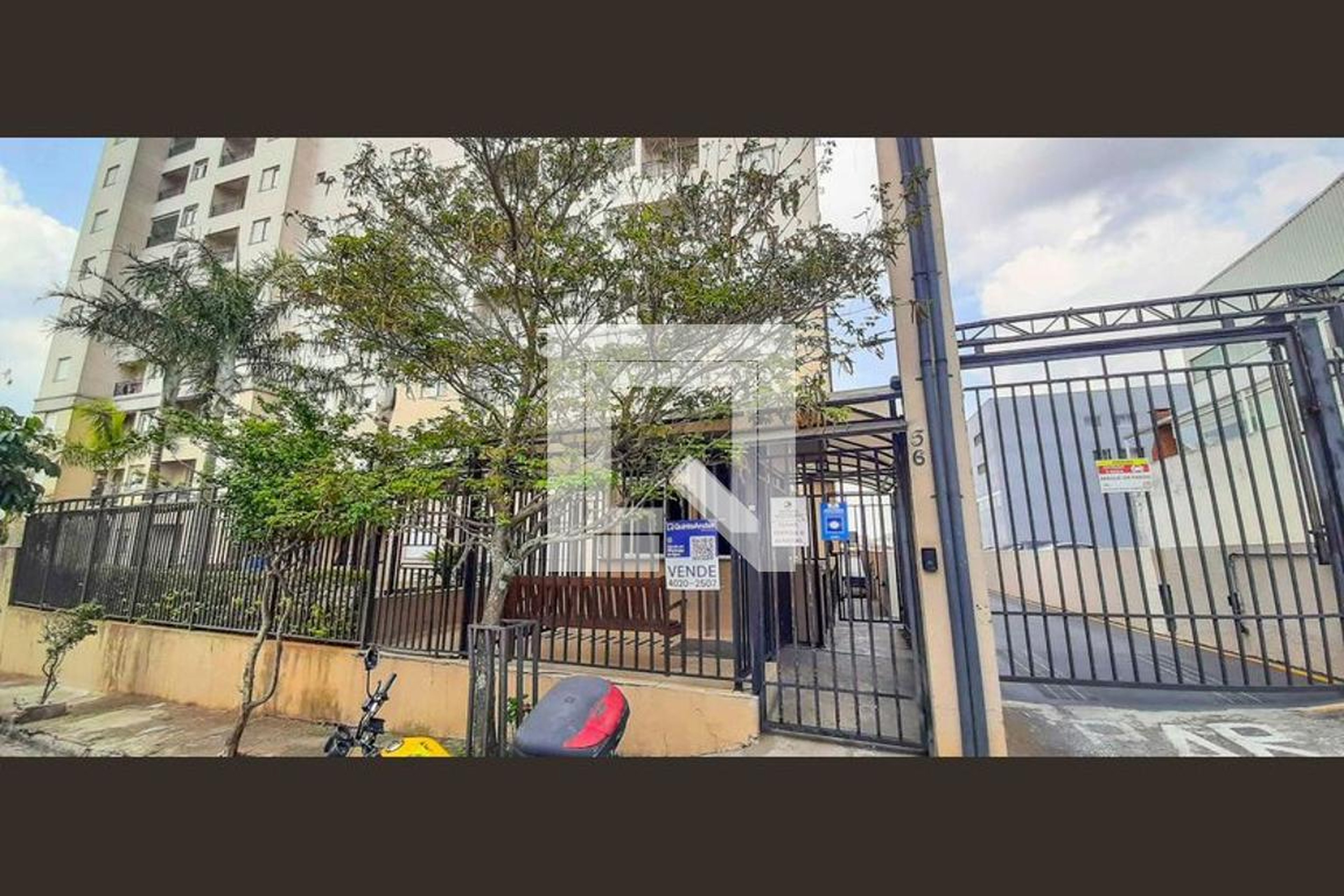 Fachada Condomínio em Rua Gilberto José Domingues, 56