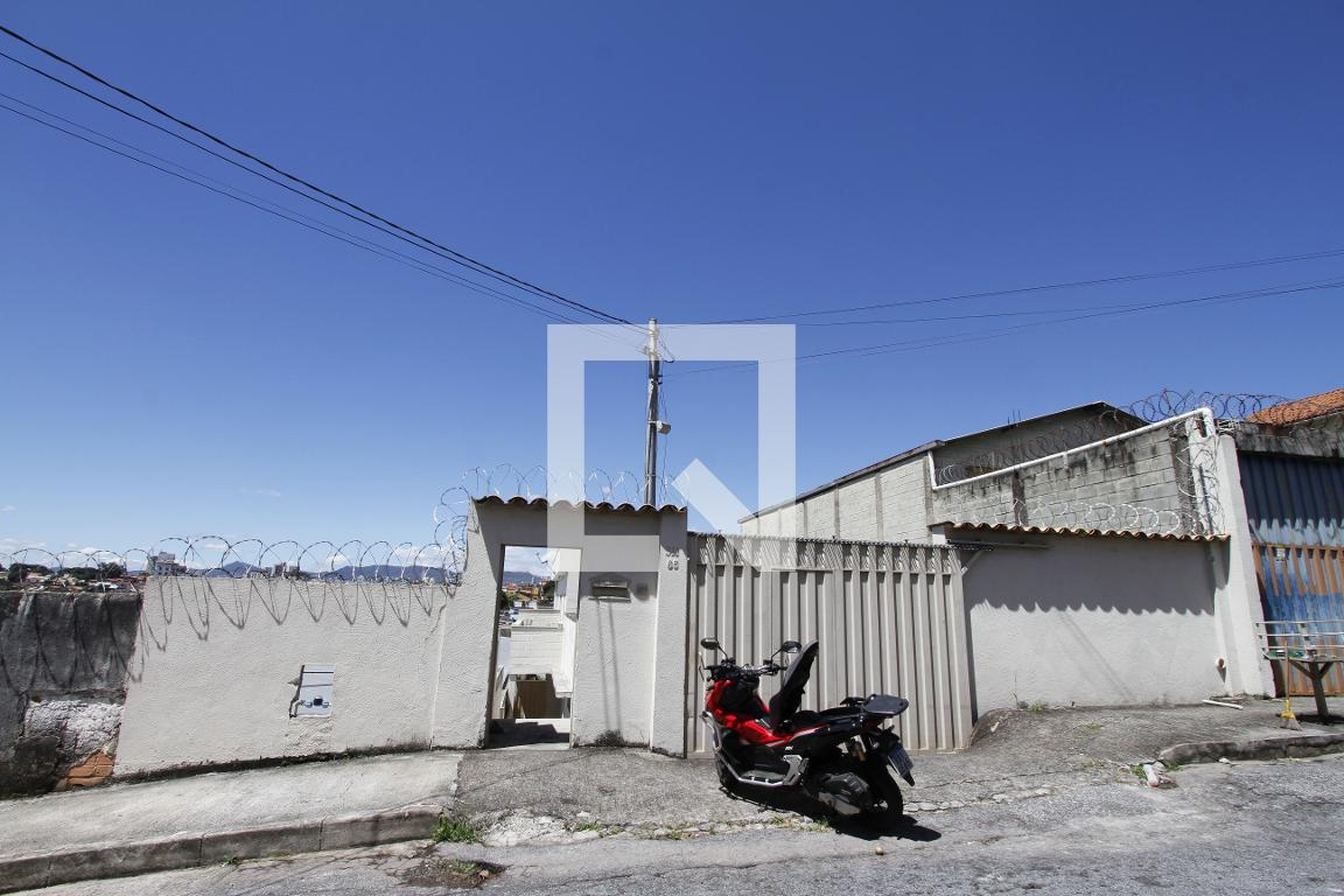 Fachada Condomínio em Rua Barão de Leopoldina, 311