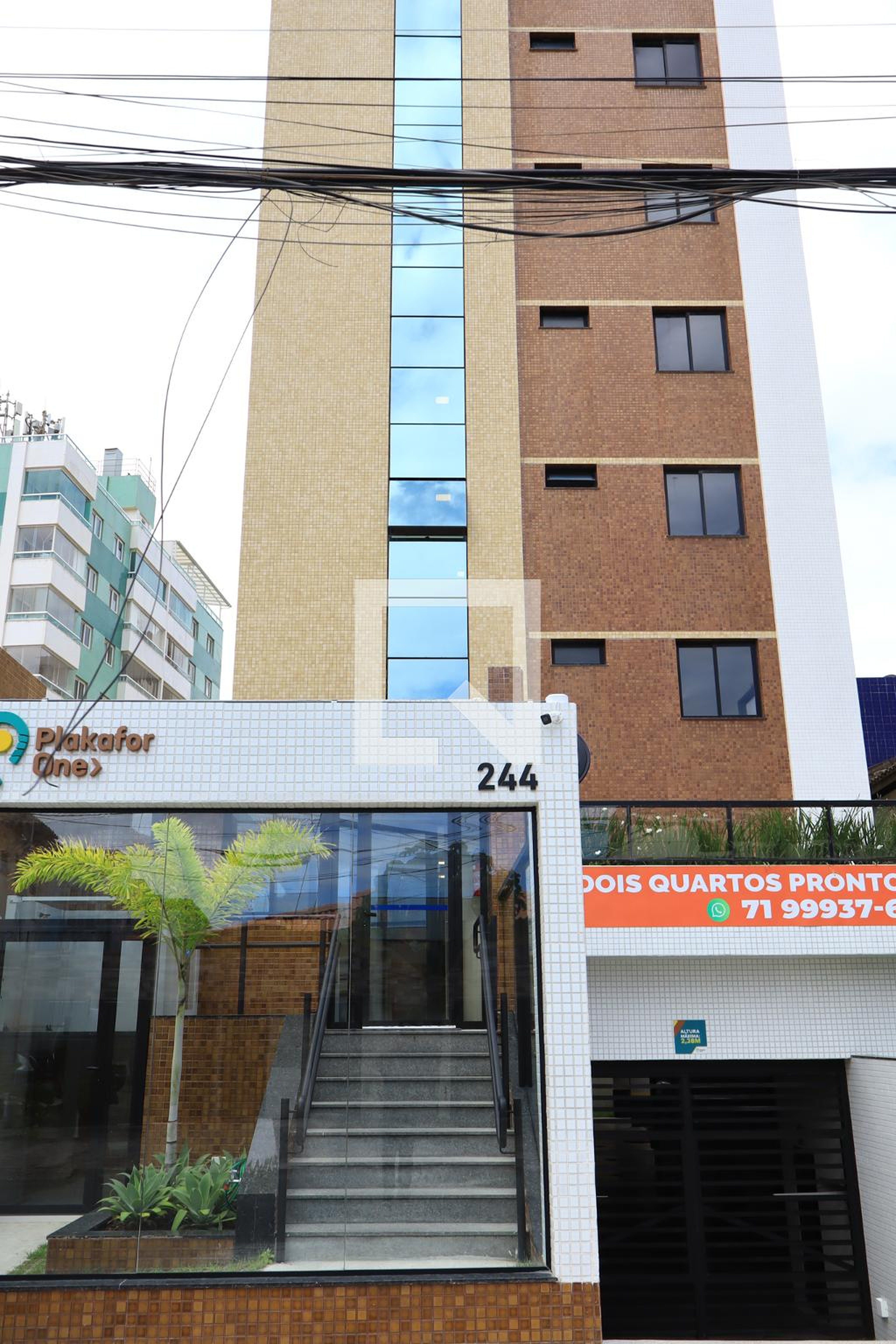 Fachada Condomínio Plakafor One