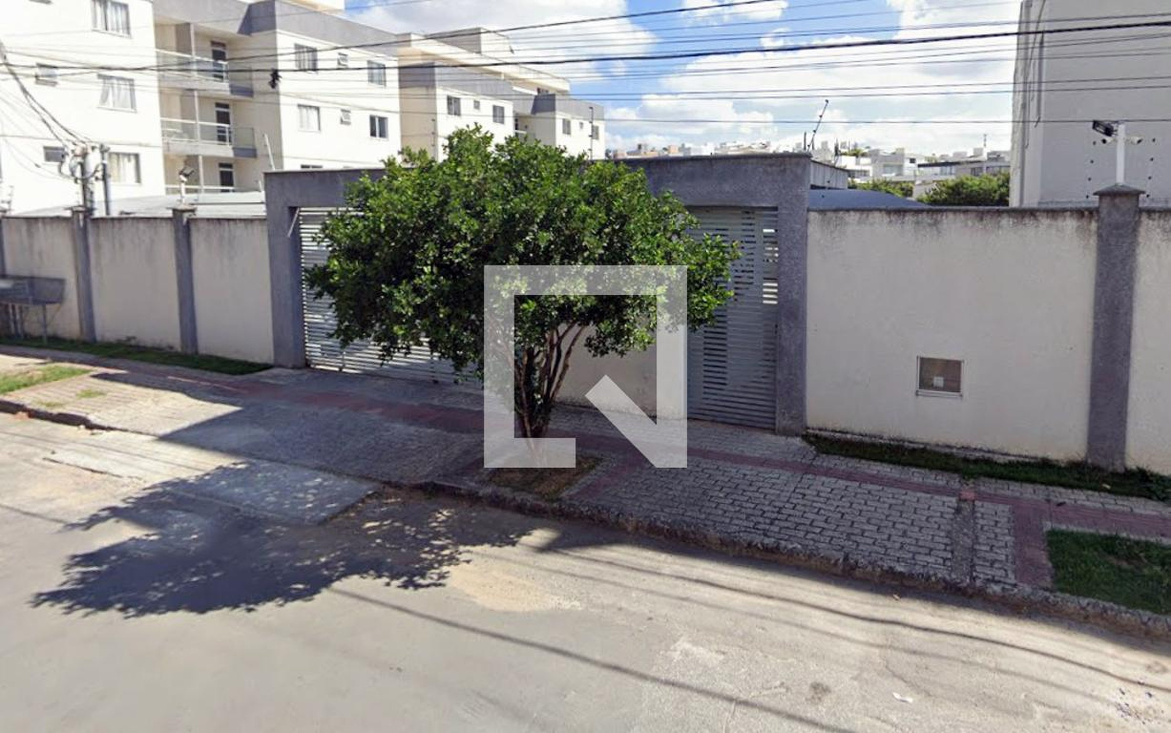 Fachada Condomínio em Rua Benedito José das Neves, 205