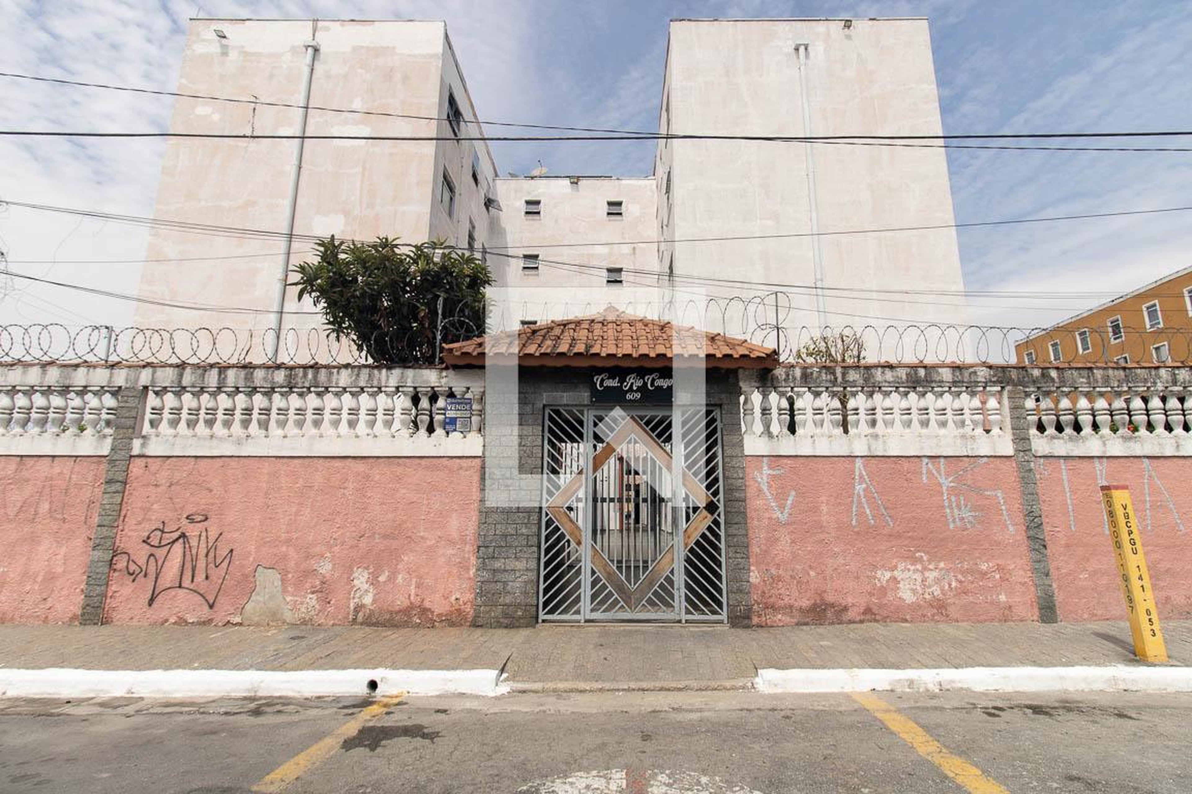 Fachada Condomínio em Avenida do Poeta, 609