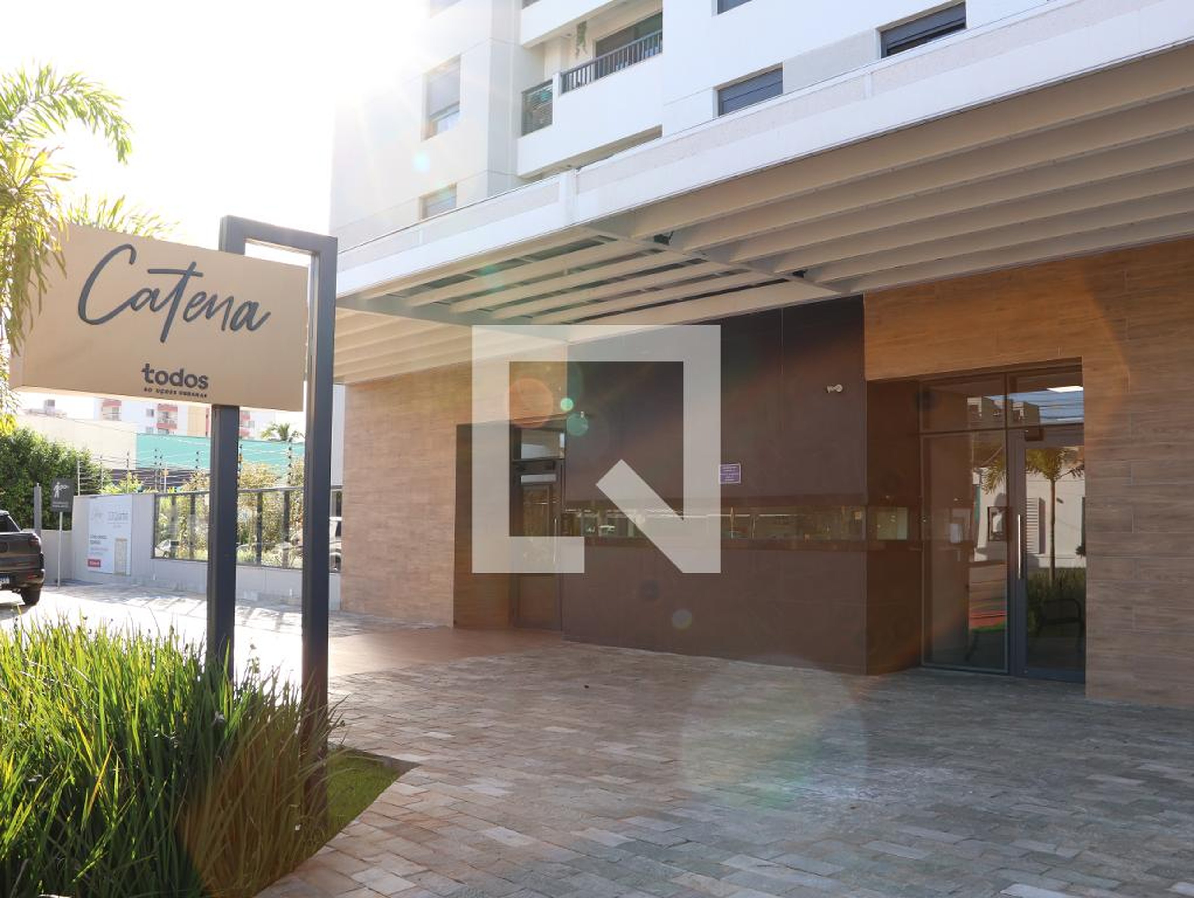 Fachada do Prédio Condomínio em Avenida Doutor Ismerino Soares de Carvalho, 122