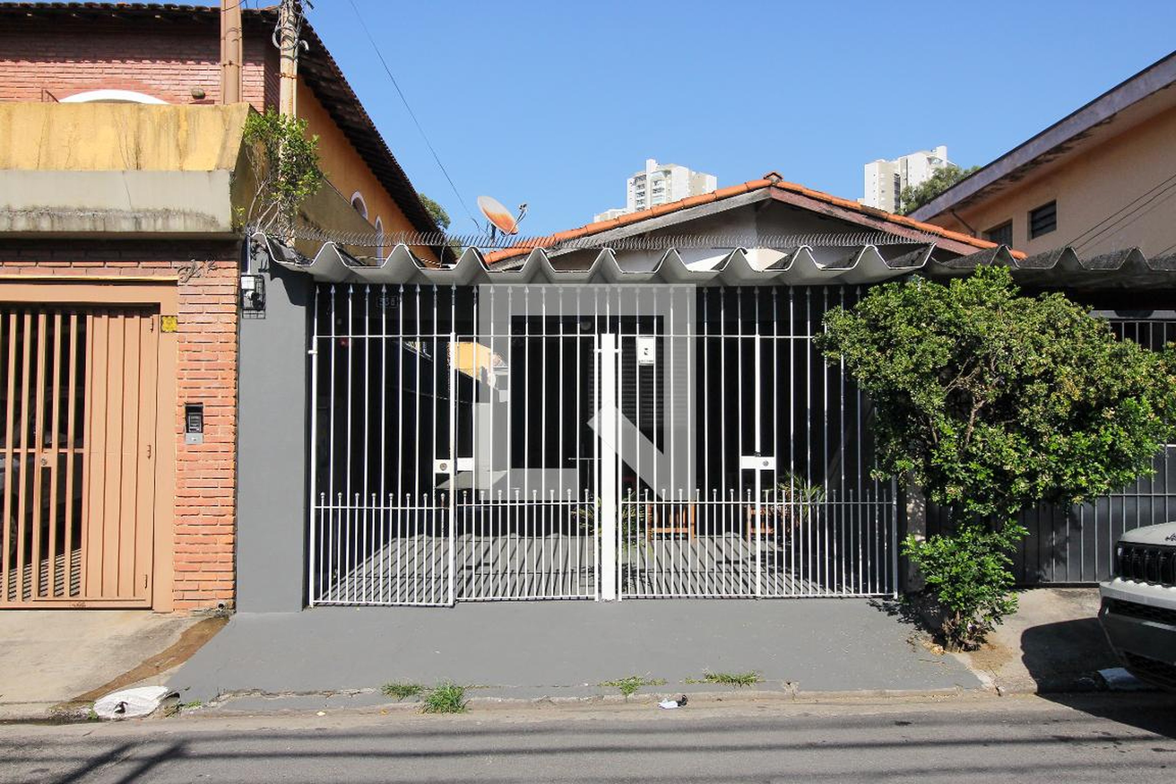 Fachada Condomínio em Rua Júlio Rebollo Perez, 338