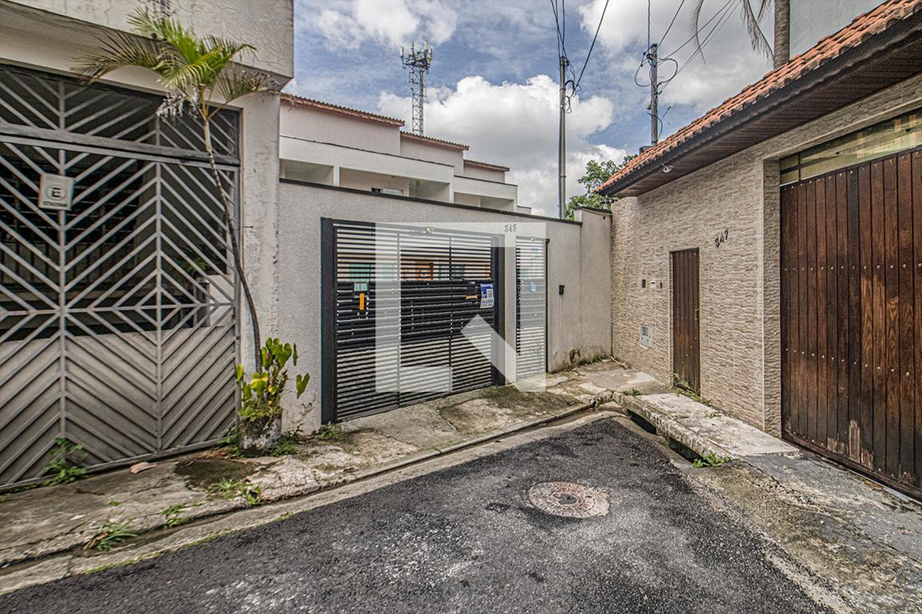 fachada Condomínio em Rua Kalil Nader Habr, 345