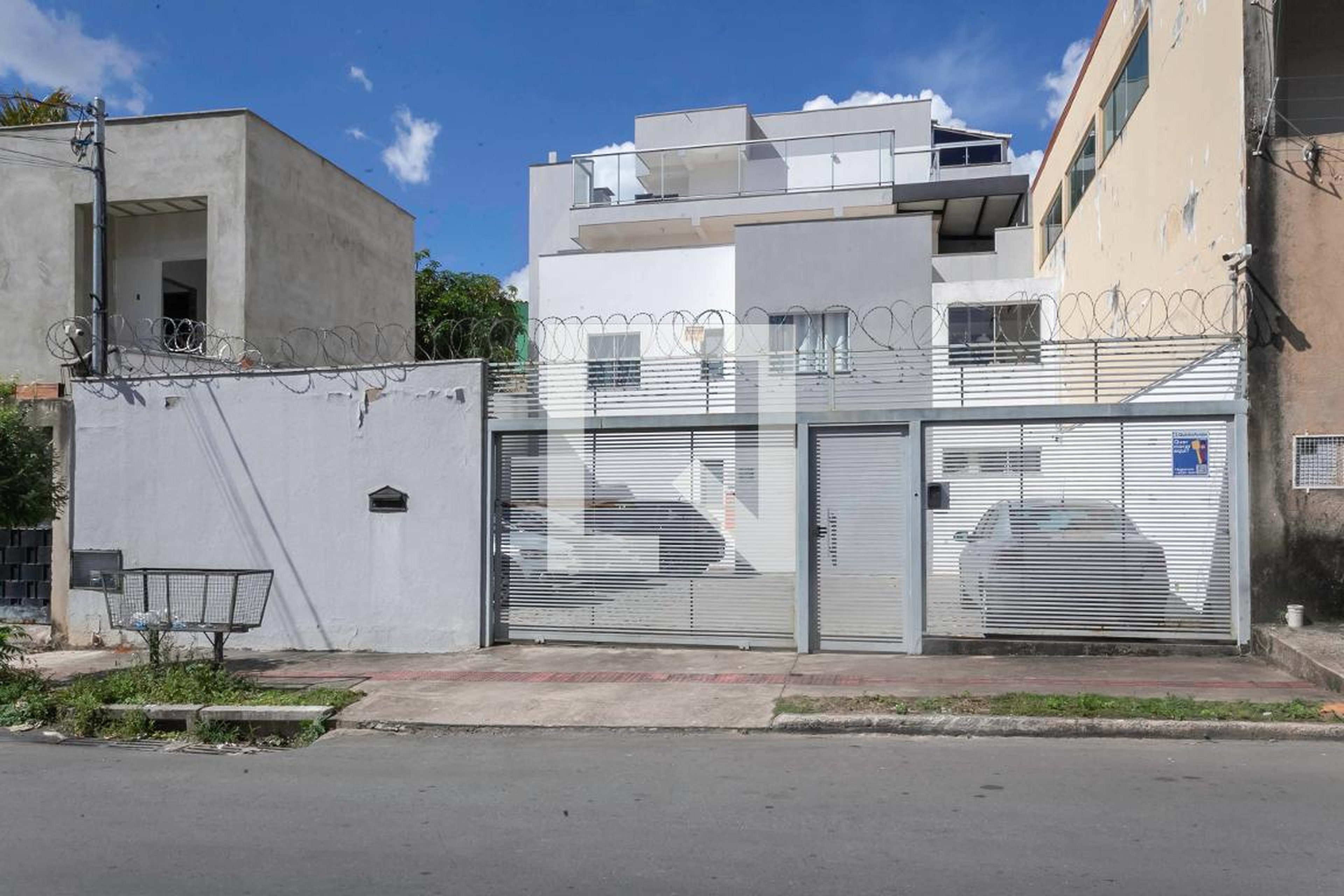 Fachada Condomínio em Rua Apuiarés, 97