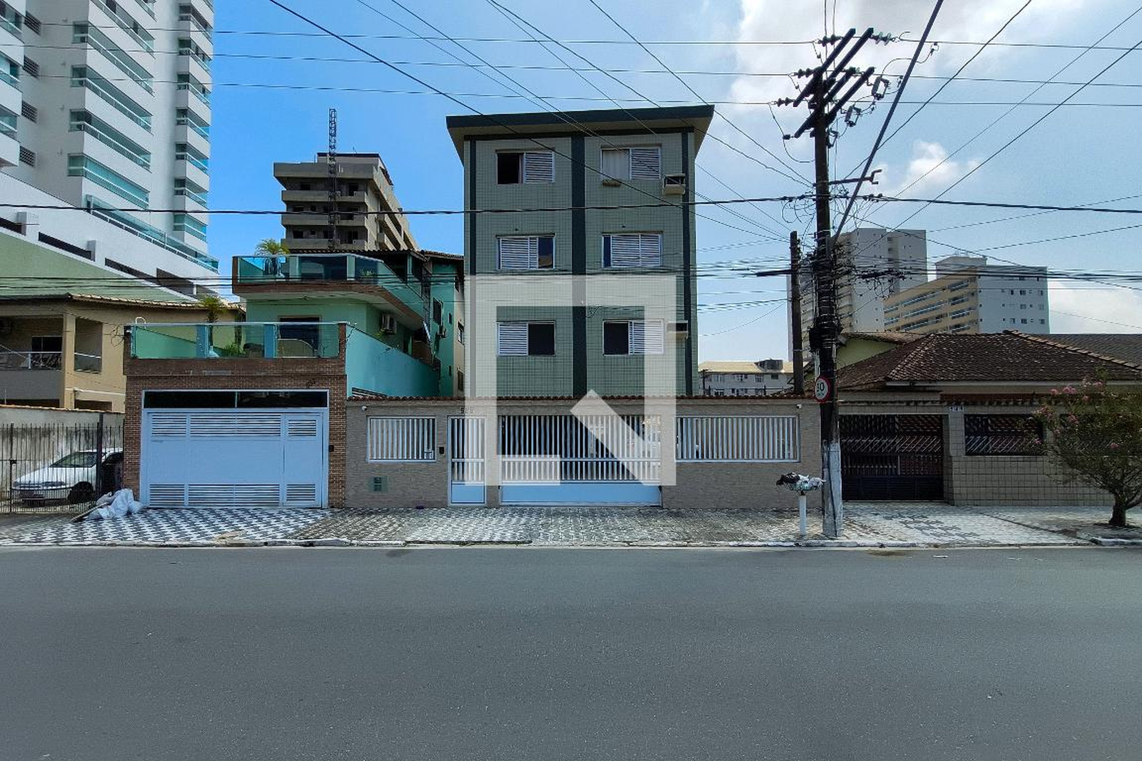 Fachada Condomínio em Rua Joaquim Teixeira de Carvalho, 529