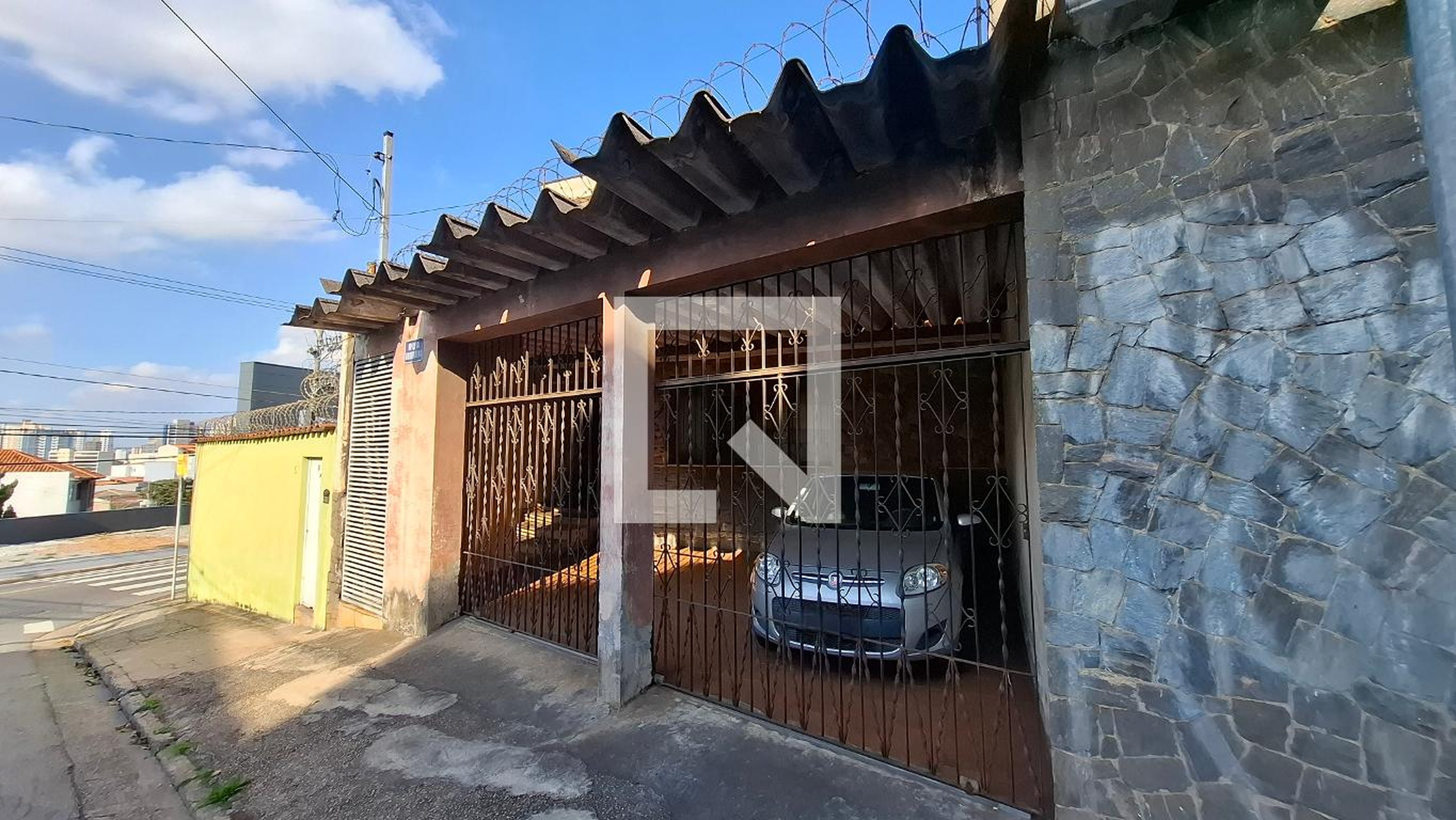 Fachada Condomínio em Rua Andradina, 13