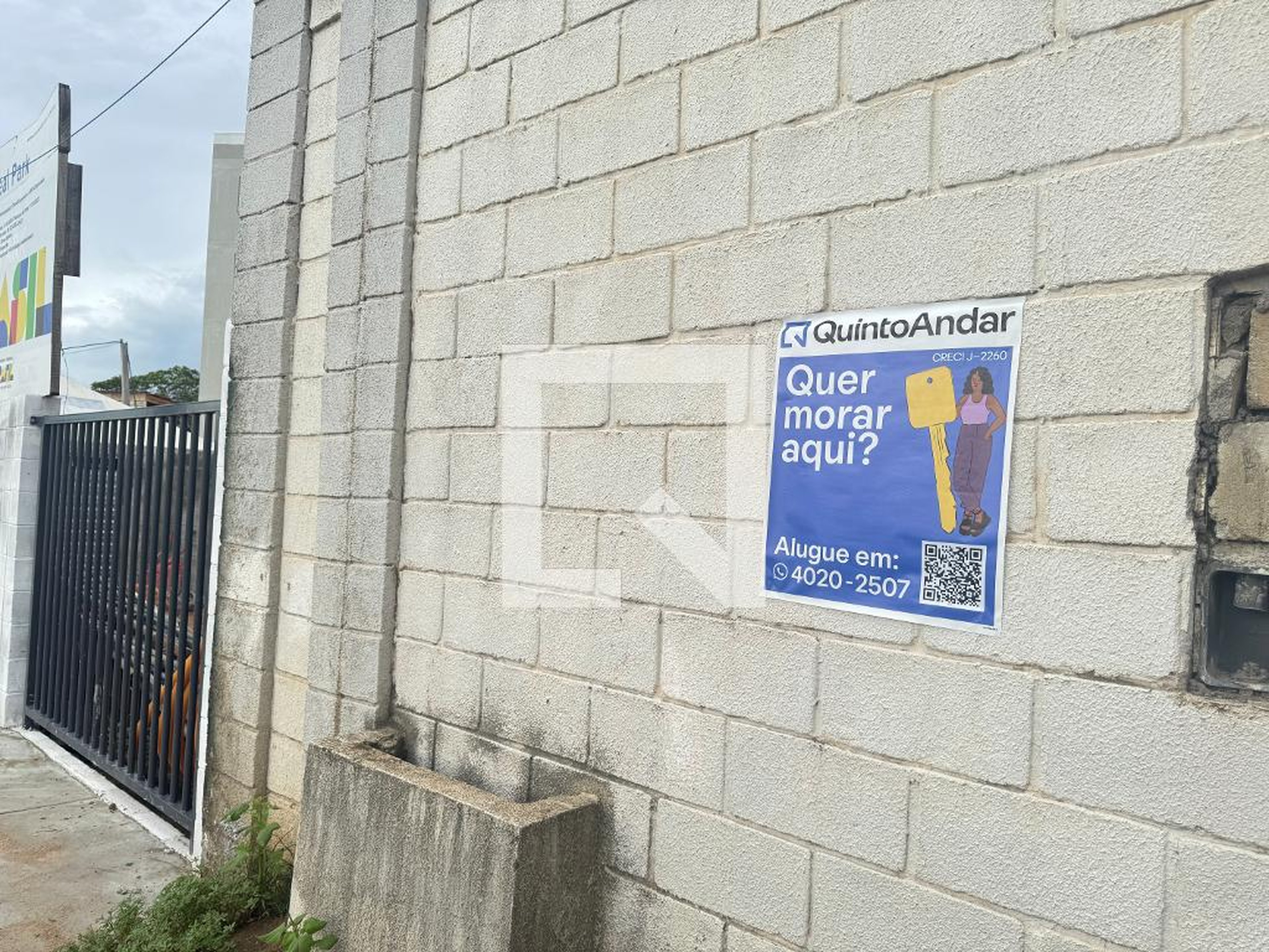 Fachada Condomínio em Rua Joaquim Ferreira, 24