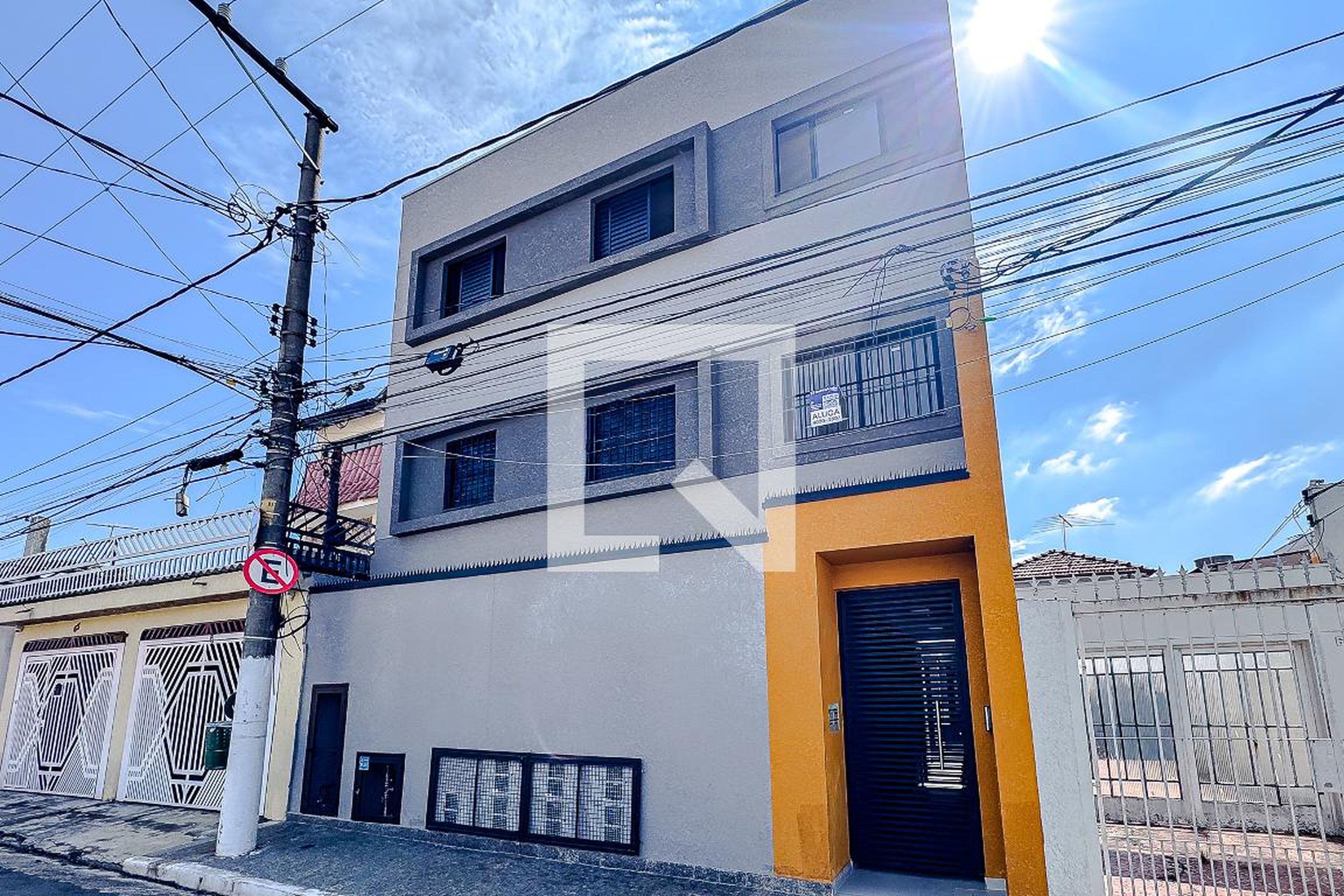 Fachada Condomínio em Rua Água Santa, 65