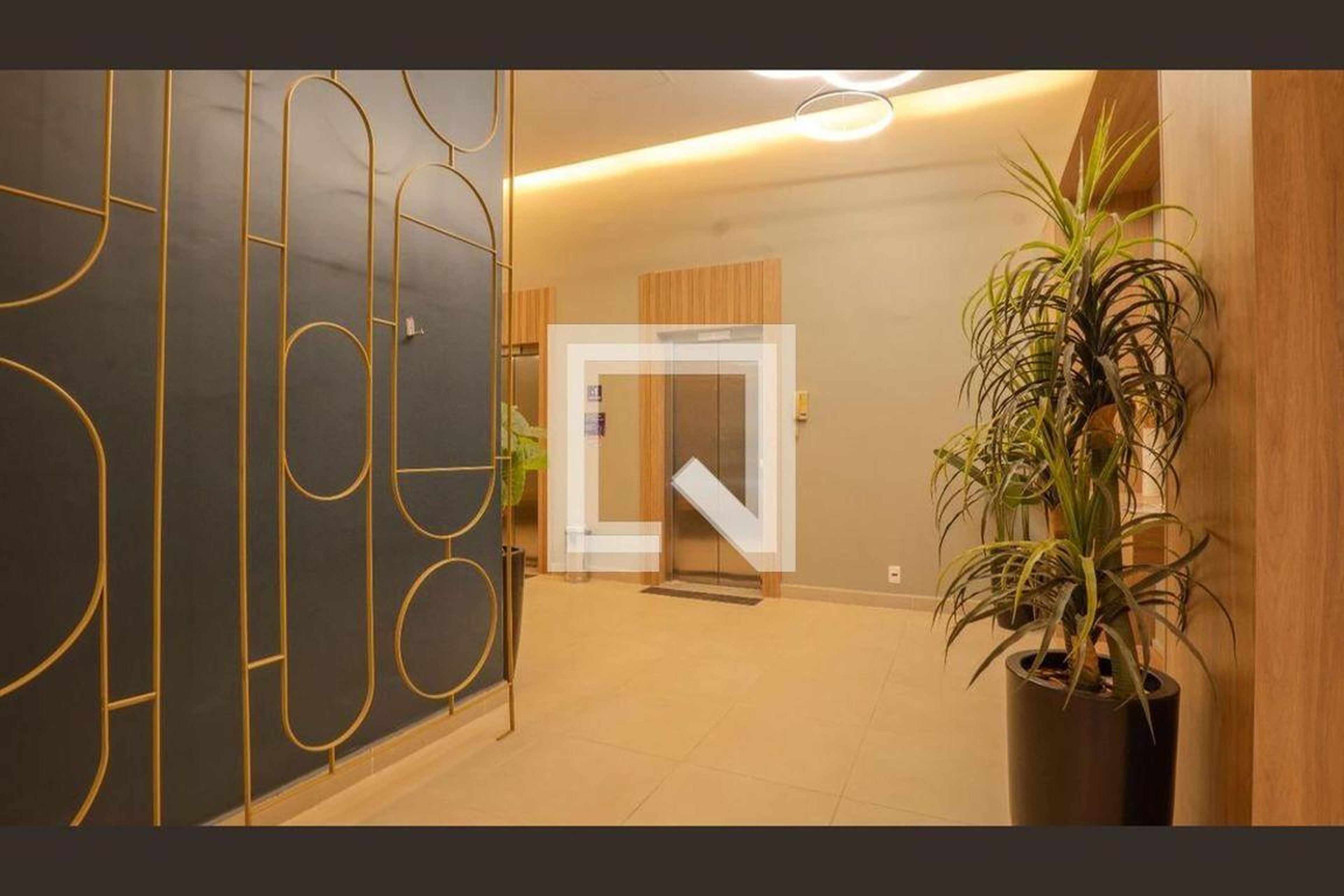 Hall de entrada Condomínio em Avenida Deputado Rubéns Granja, 330