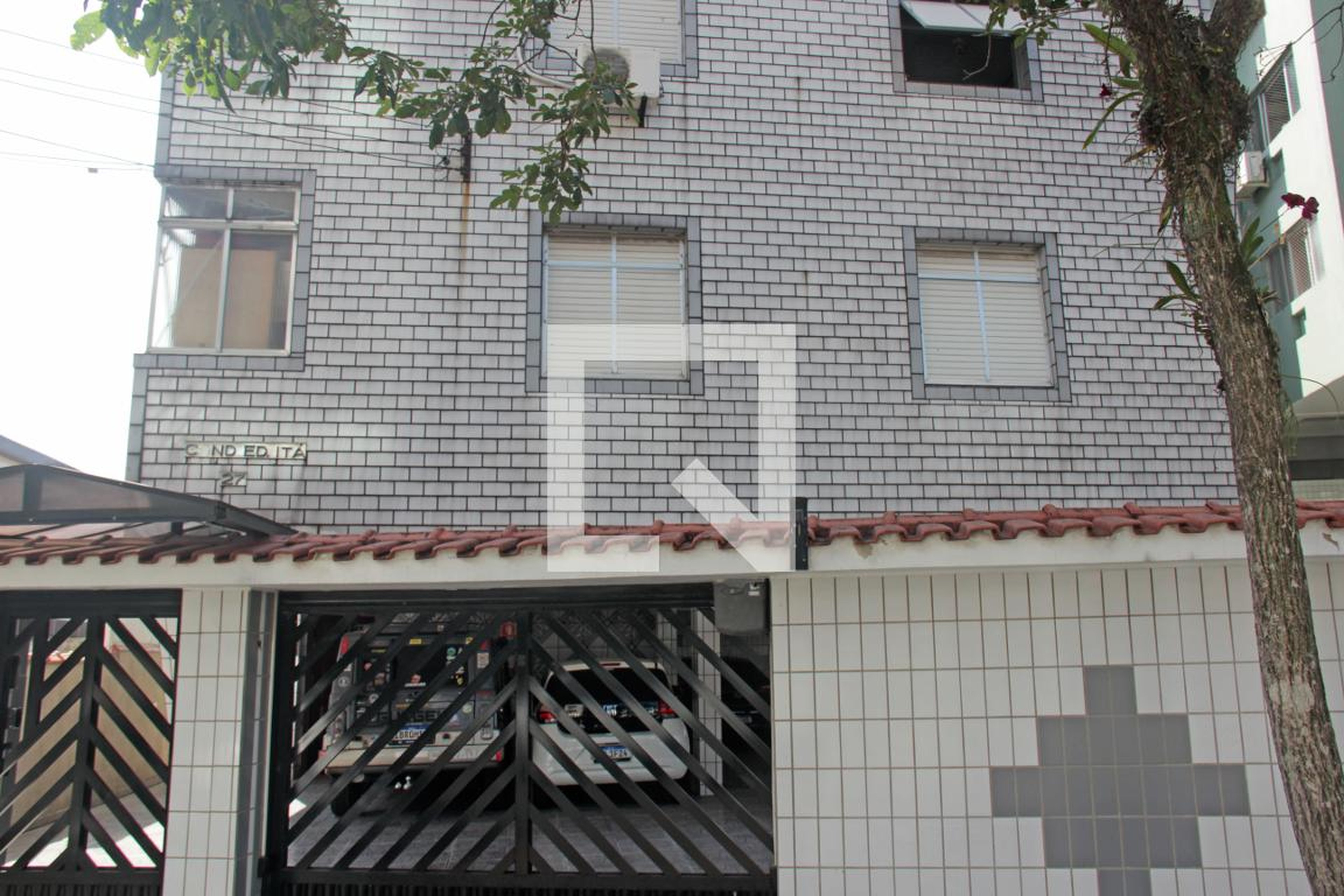 Fachada Condomínio em Rua José Clemente Pereira, 27