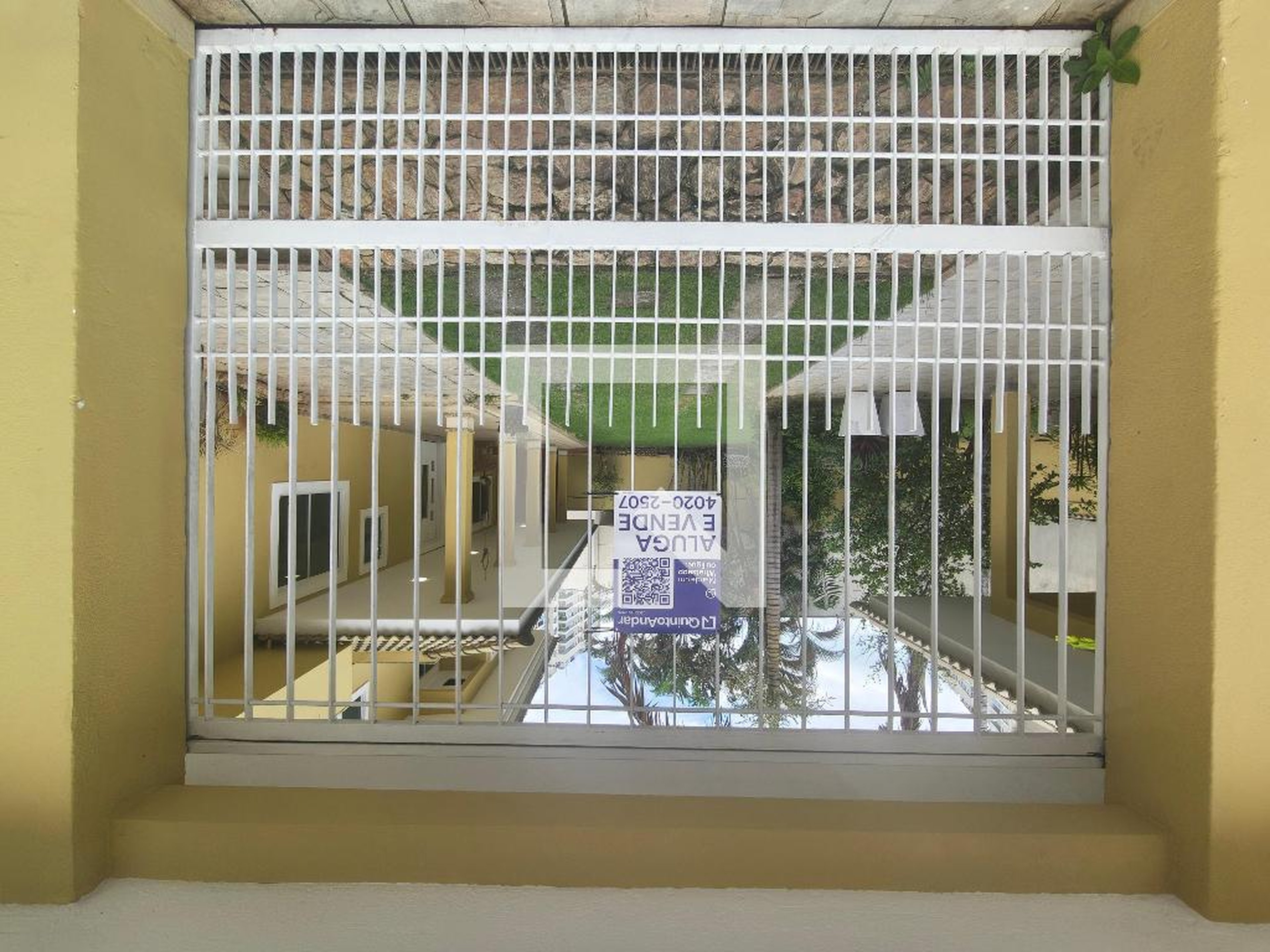 Fachada Condomínio em Estrada Coronel Pedro Corrêa, 28
