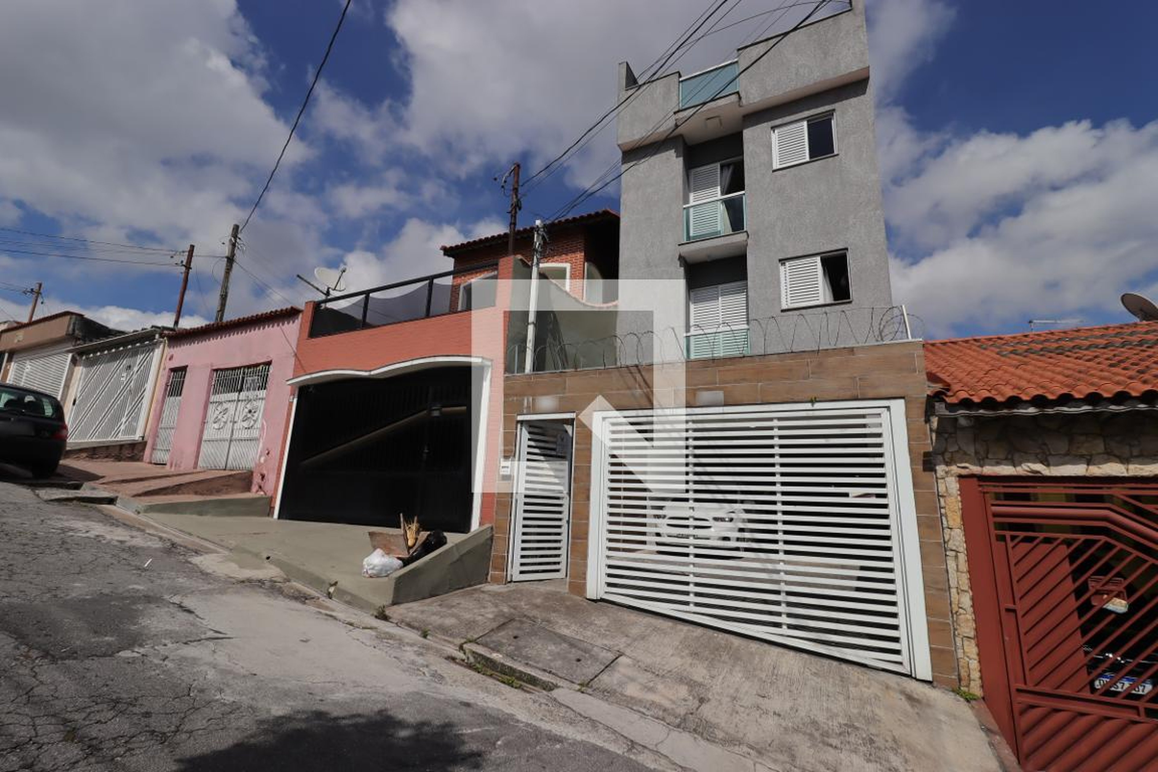 Fachada Condomínio em Rua Peró Vaz, 38