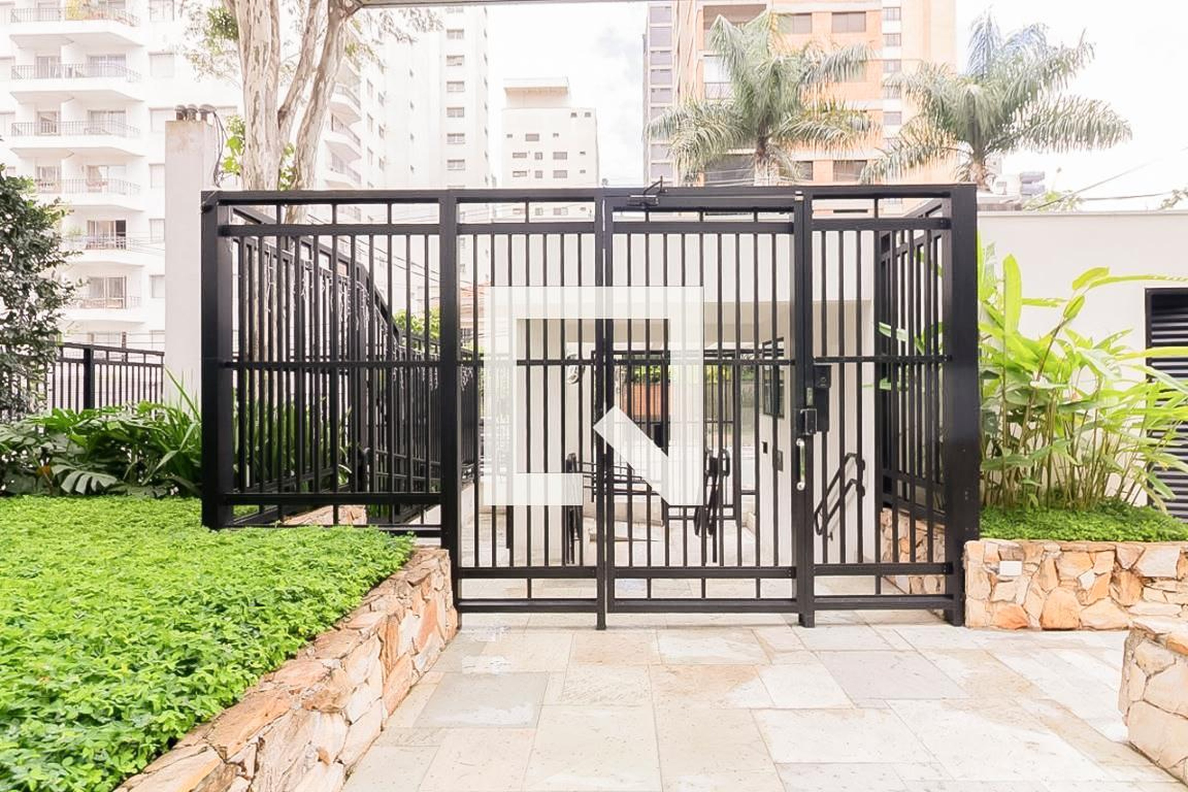 Fachada Condomínio Solar Inhambu