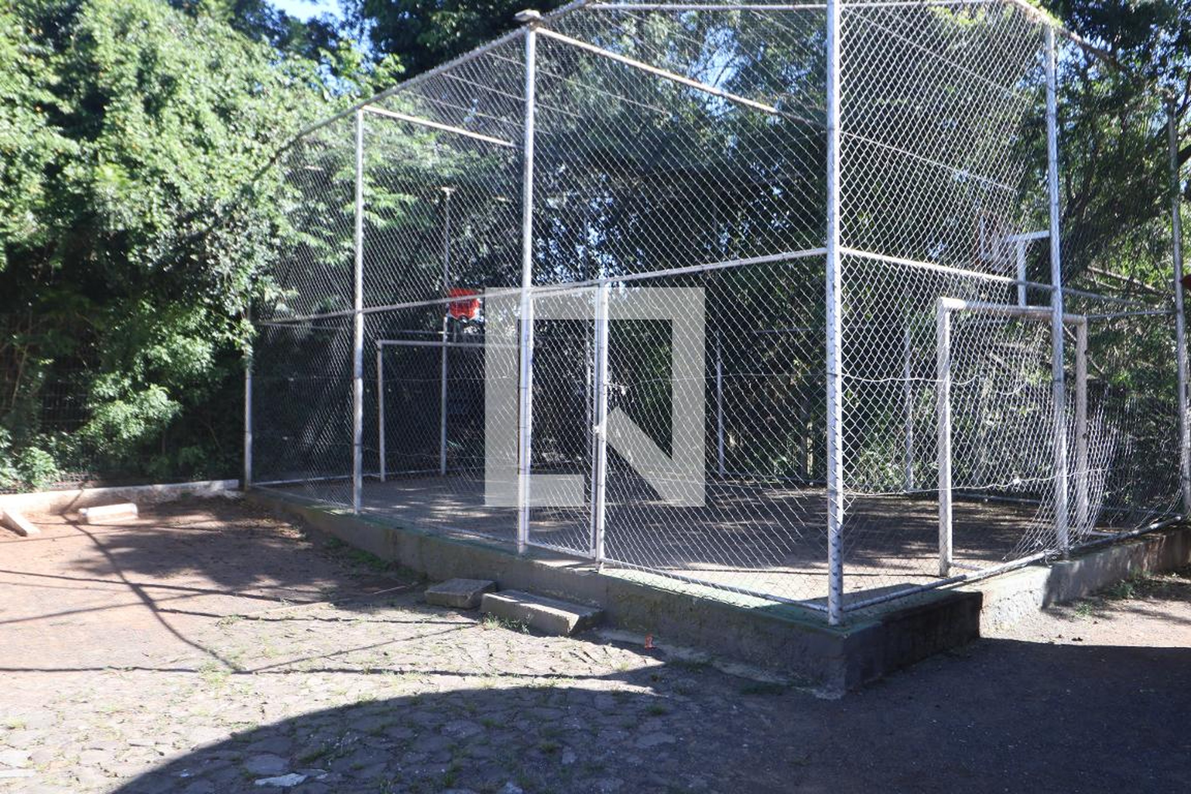 Quadra Esportiva - Nascente do Araçá