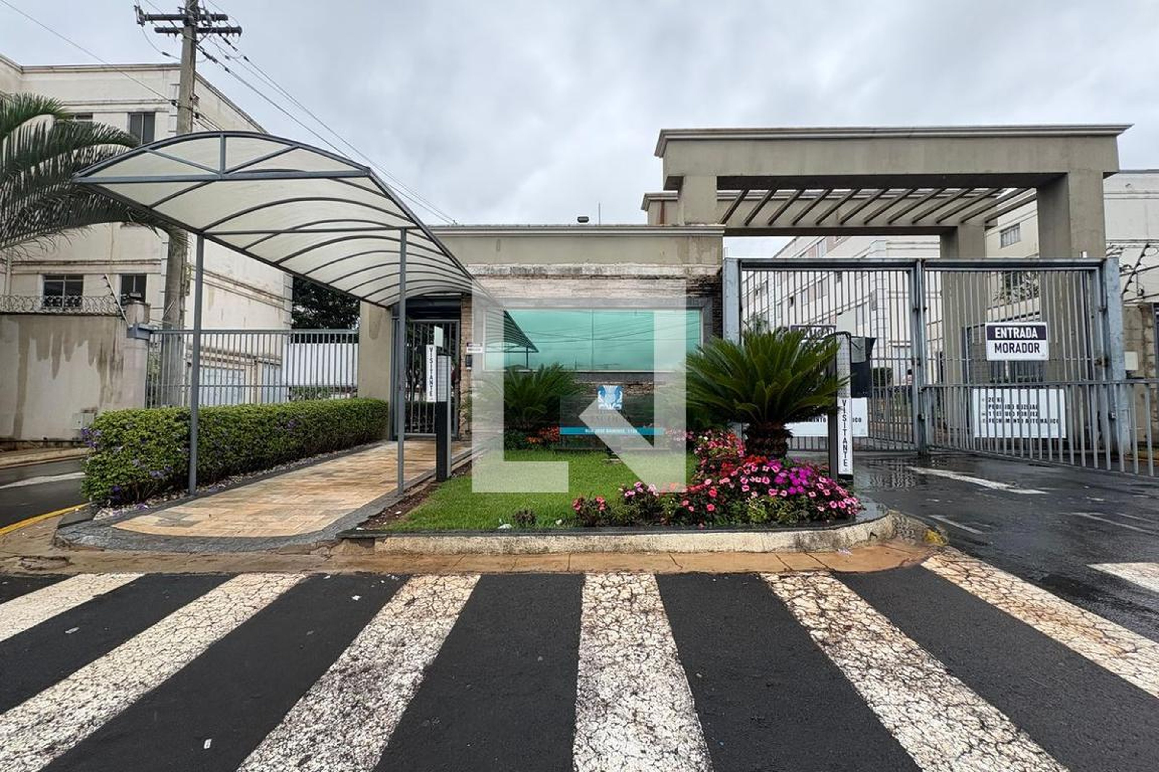 Fachada Condomínio em Rua José Barense, 1156