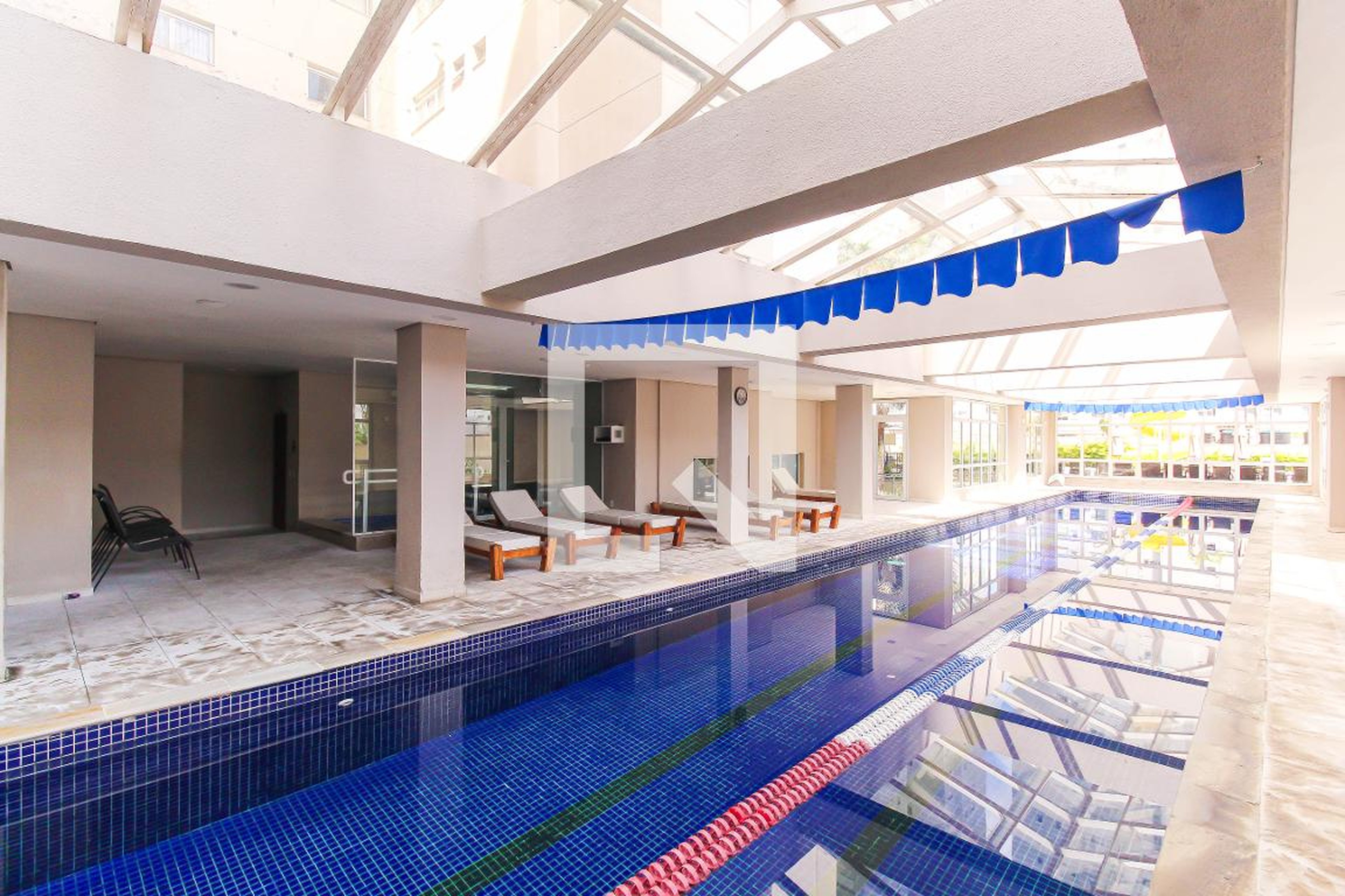 Piscina Coberta - Collori