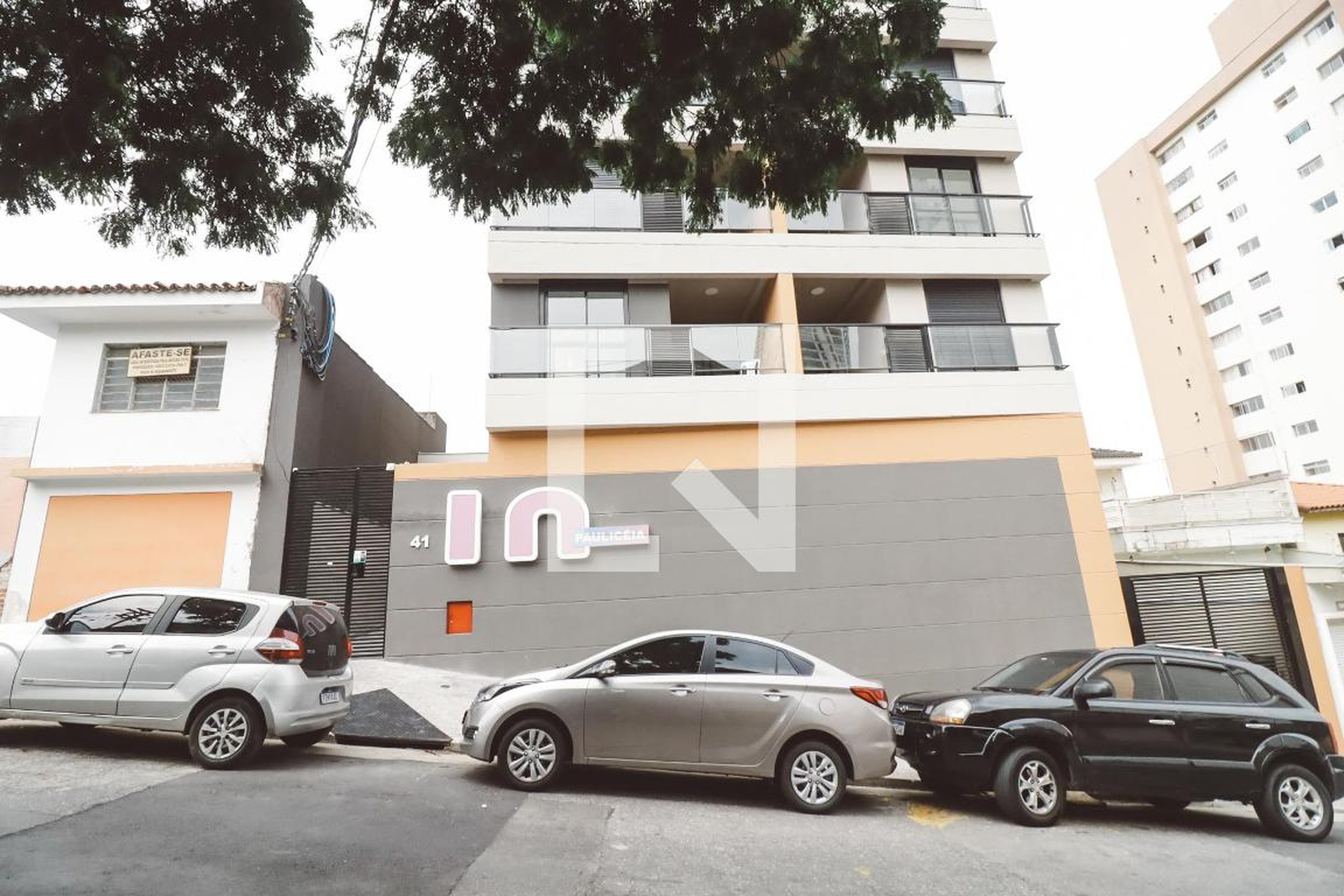 Fachada do Prédio Condomínio In Paulicéia