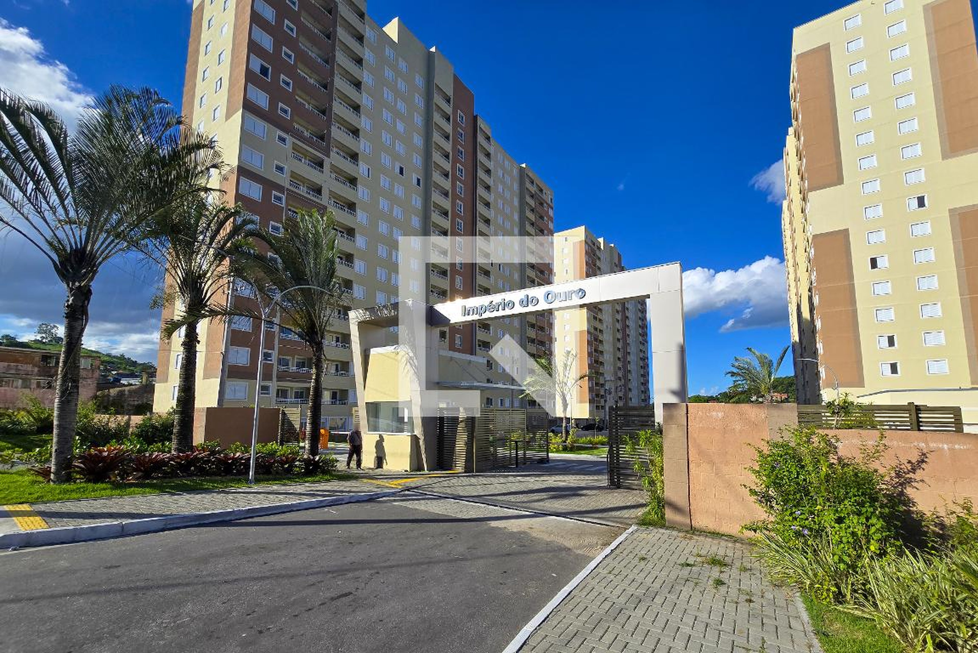 Fachada do condomínio Condomínio Bosque de Pendotiba
