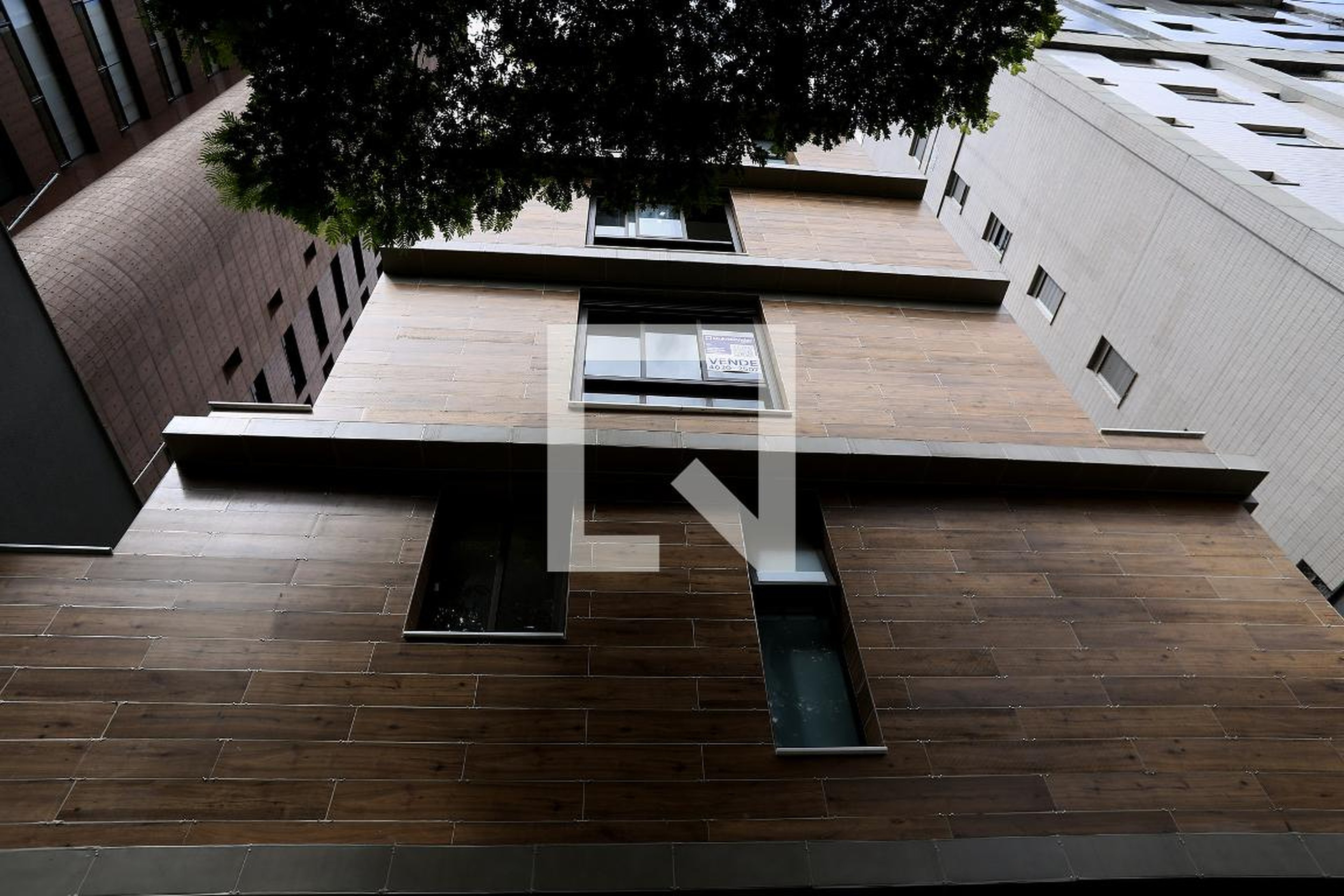 Fachada Condomínio em Rua Tomás Gonzaga, 189