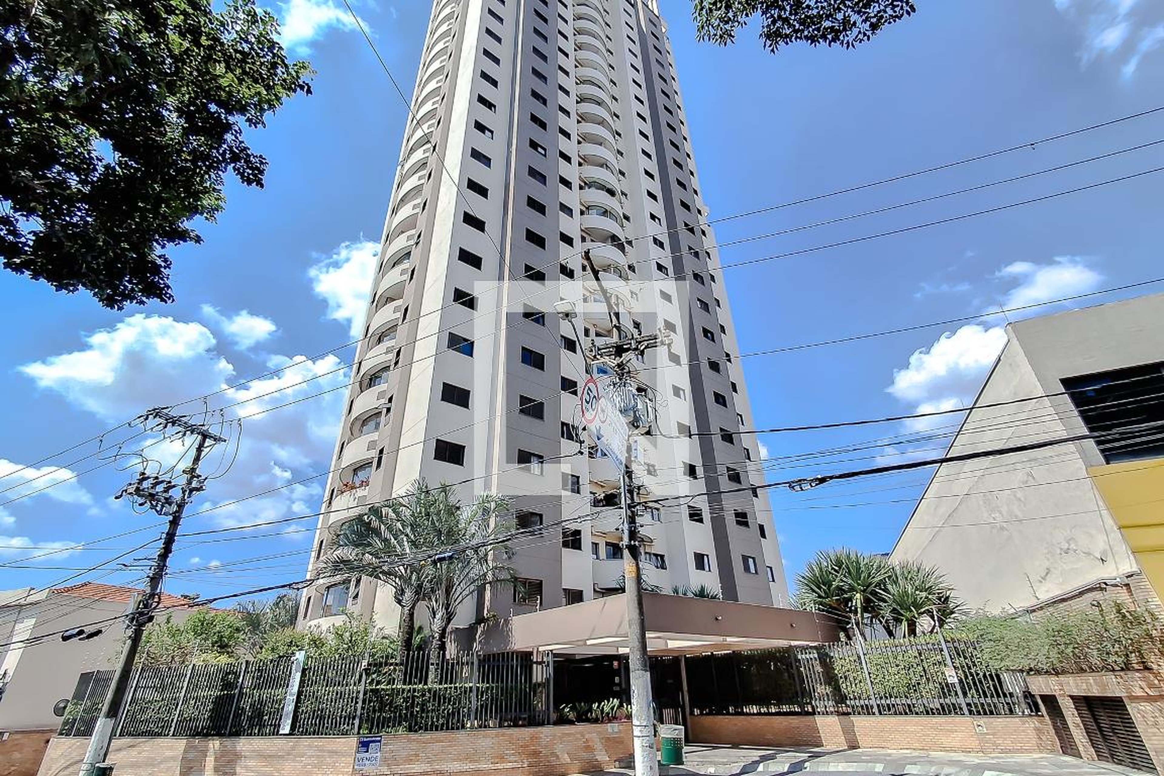 Fachada Condomínio New Century Quality Home