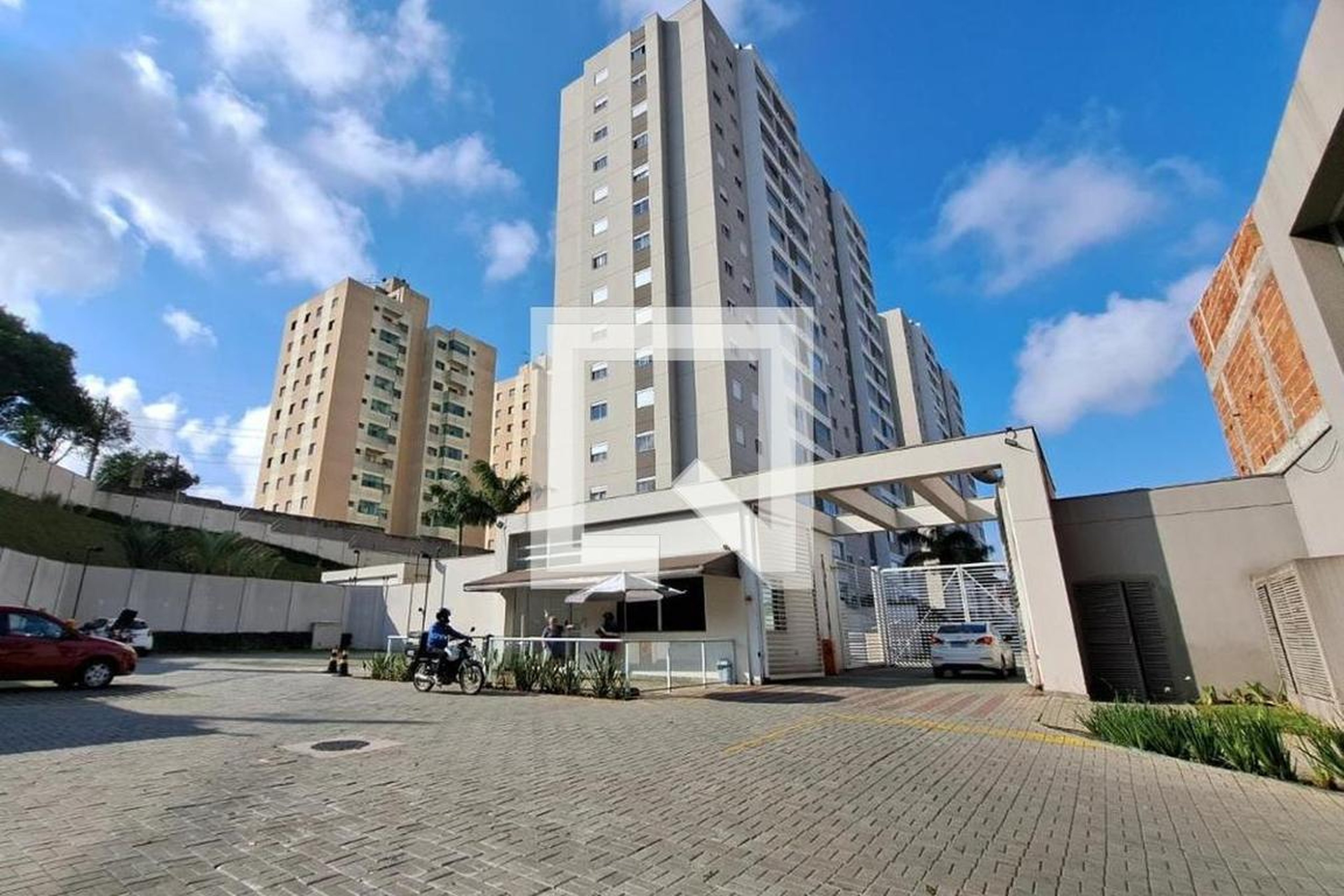 Fachada Condomínio Living Moovie
