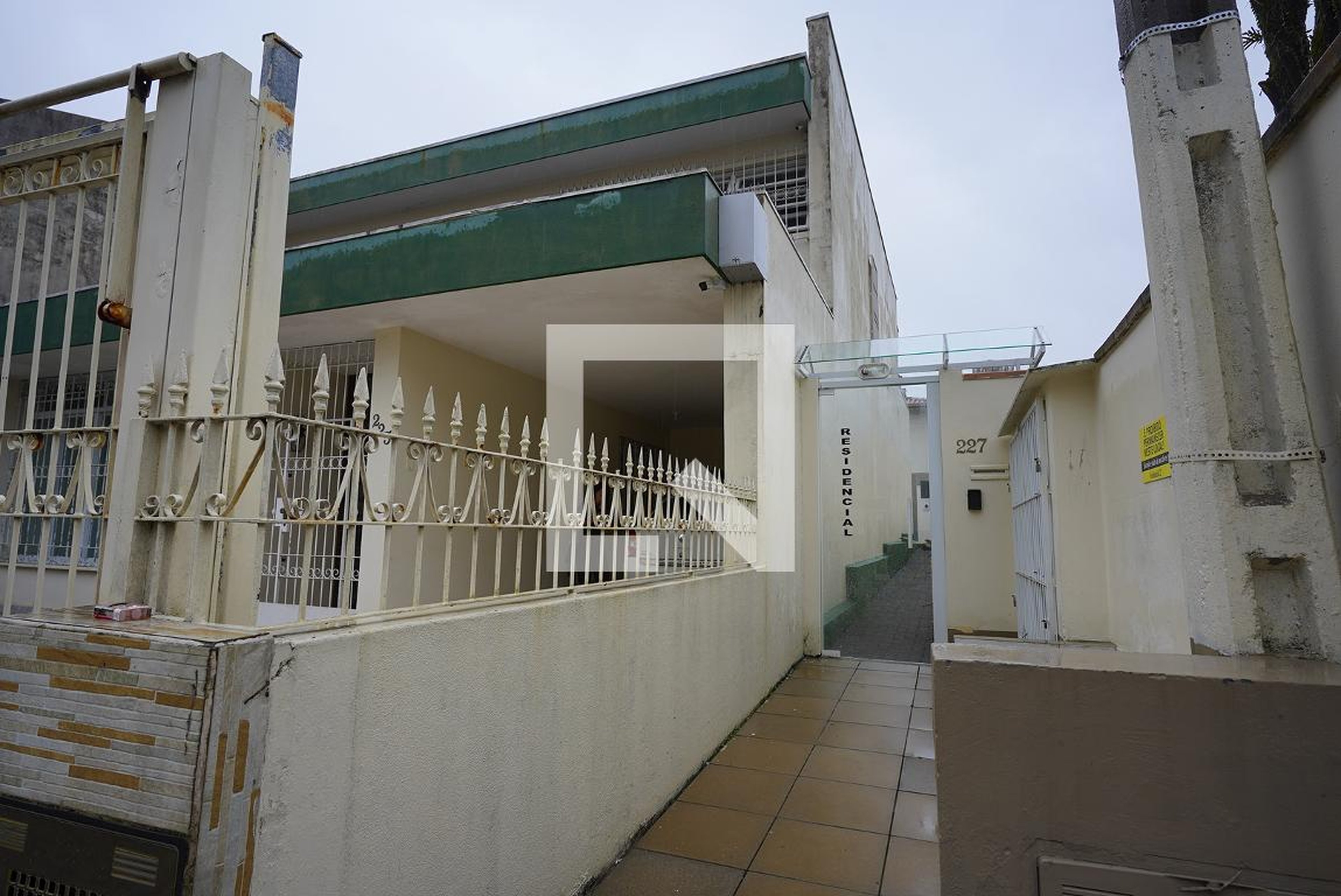 Fachada Condomínio em Rua Hermann Blumenau, 227