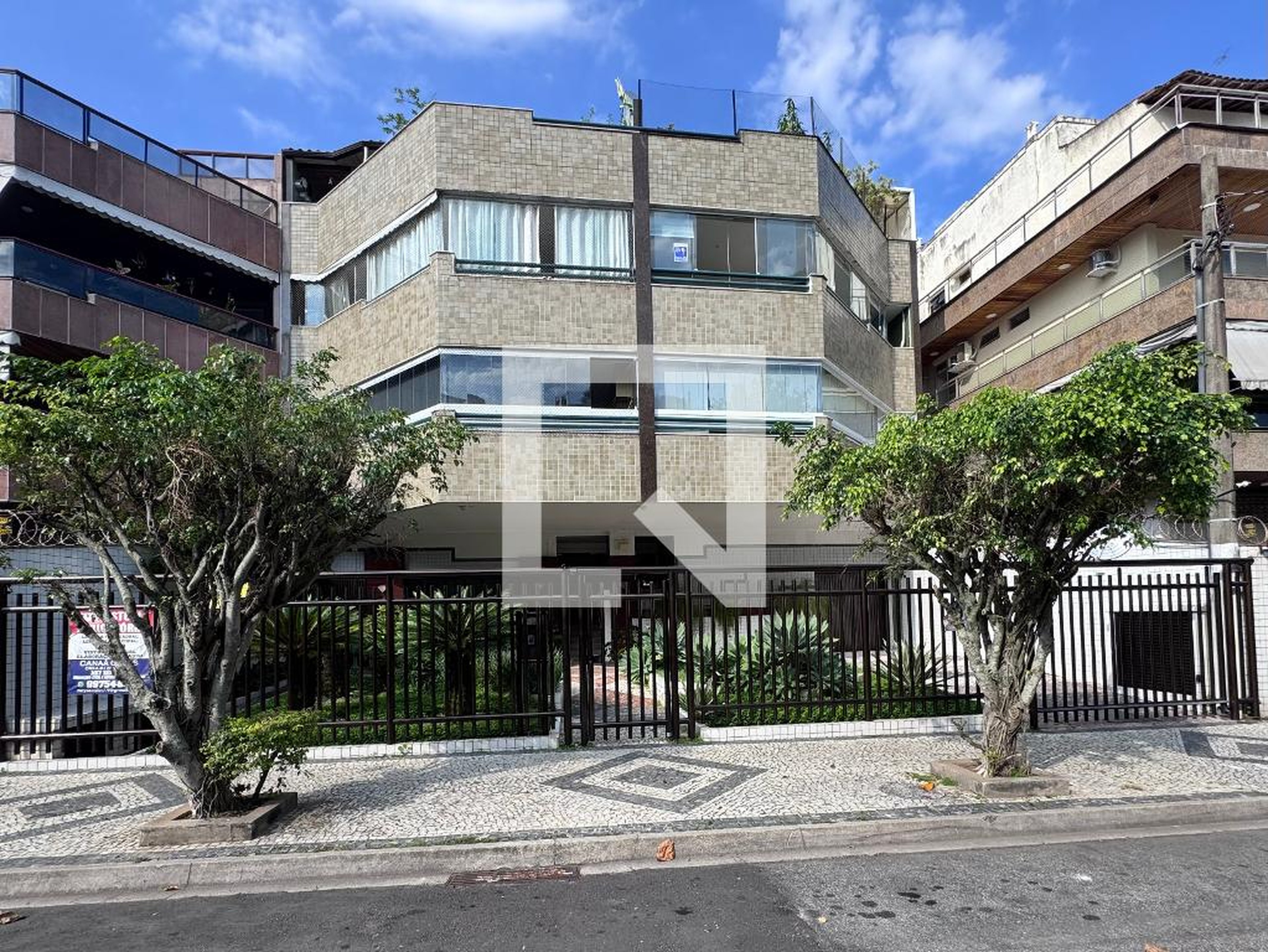 Fachada Condomínio em Rua Antônio de Magalhães, 30