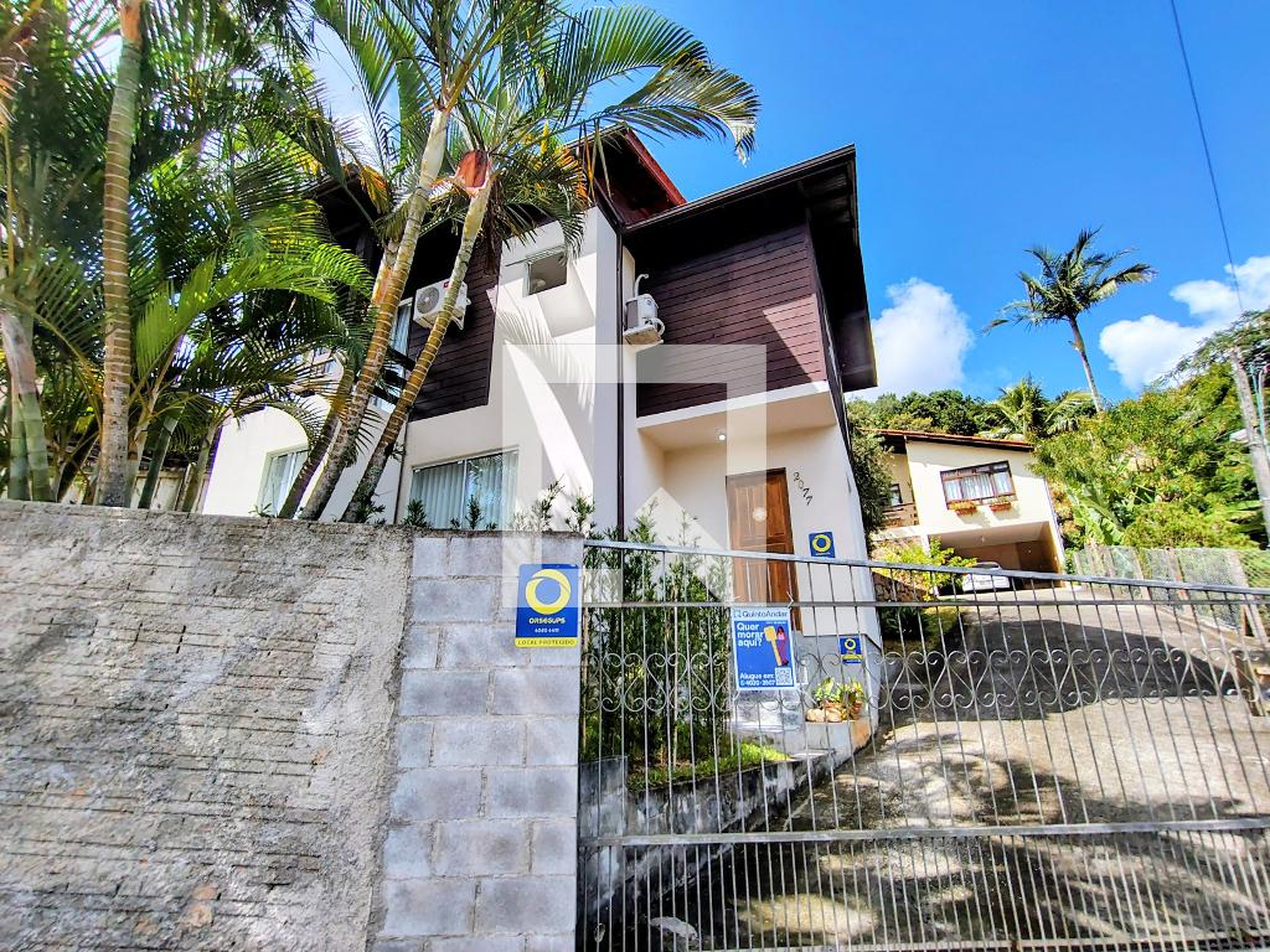 Fachada Condomínio em Rua Padre Rohr, 2077