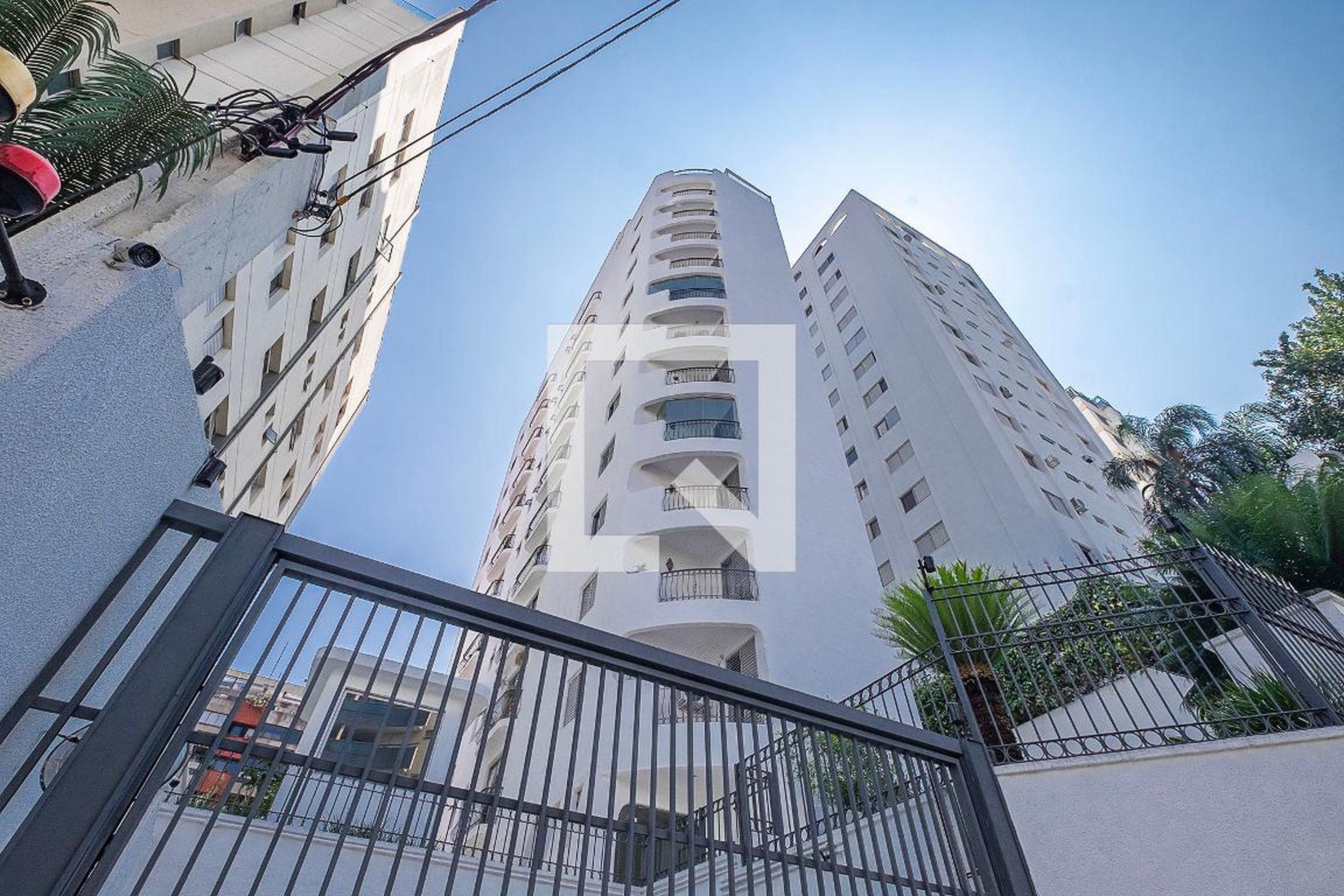 Fachada Condomínio La Tourelle