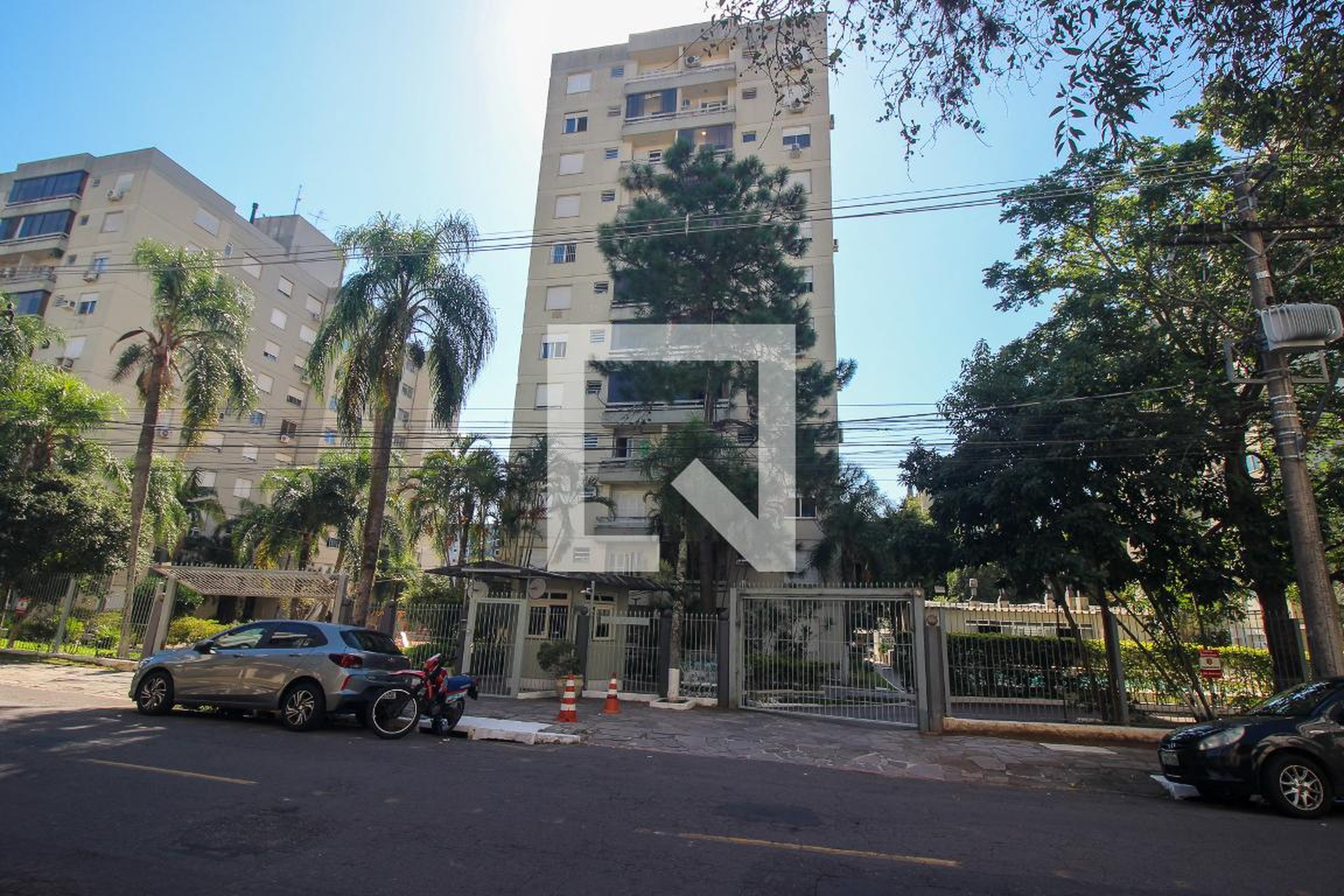 Fachada do condomínio Condomínio Portal dos Coqueiros