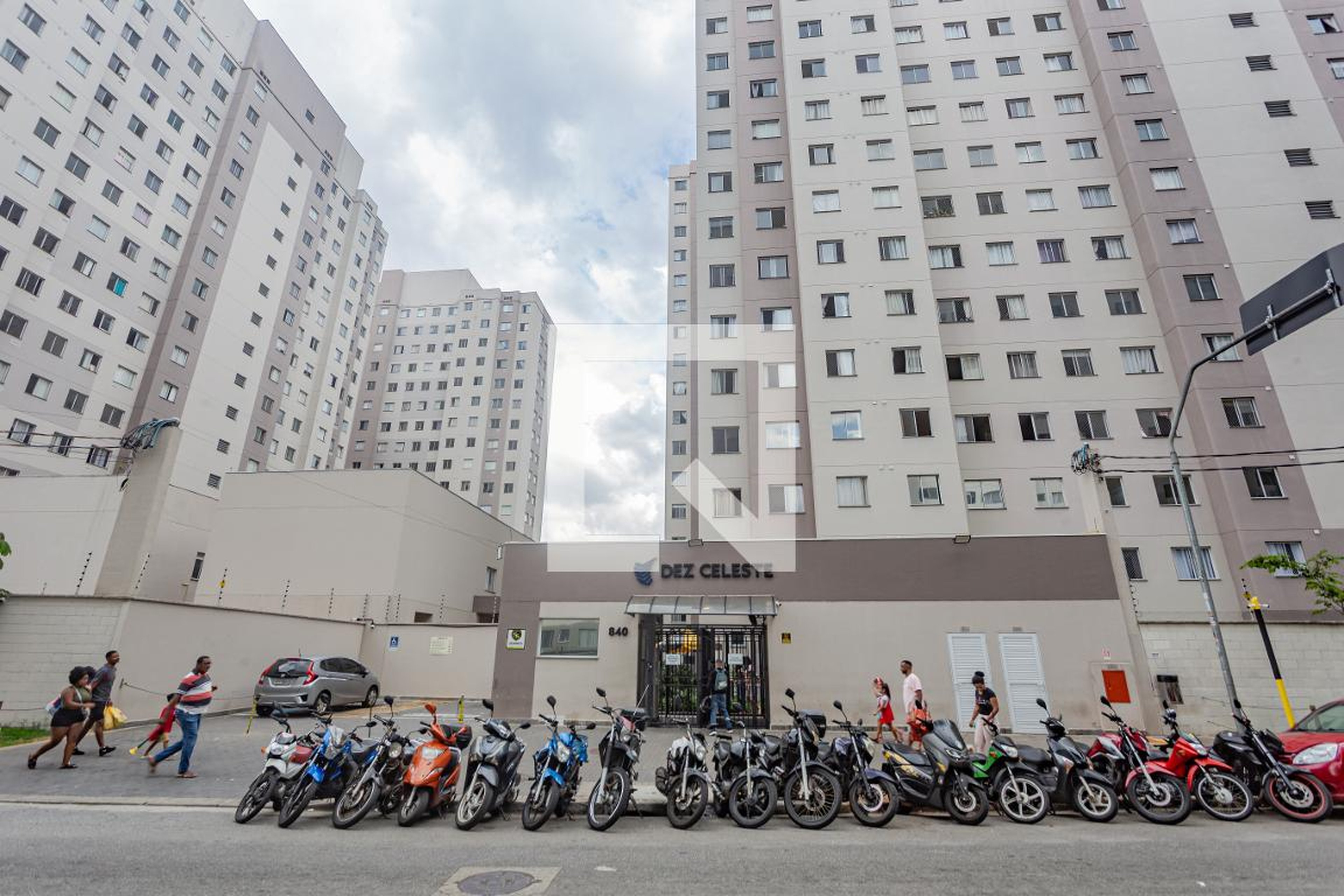Fachada Condomínio em Avenida dos Ourives, 810