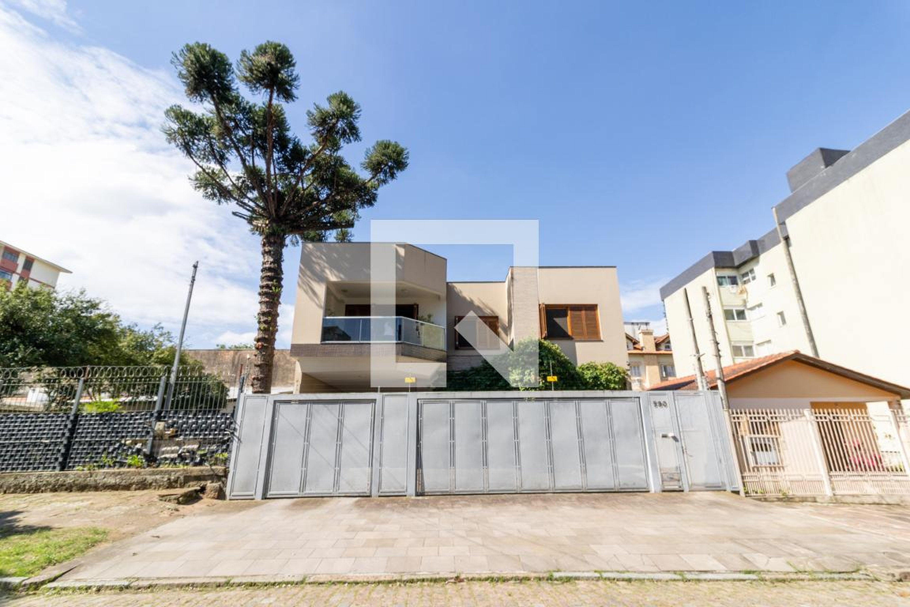 Fachada Condomínio em Rua José Gomes, 590