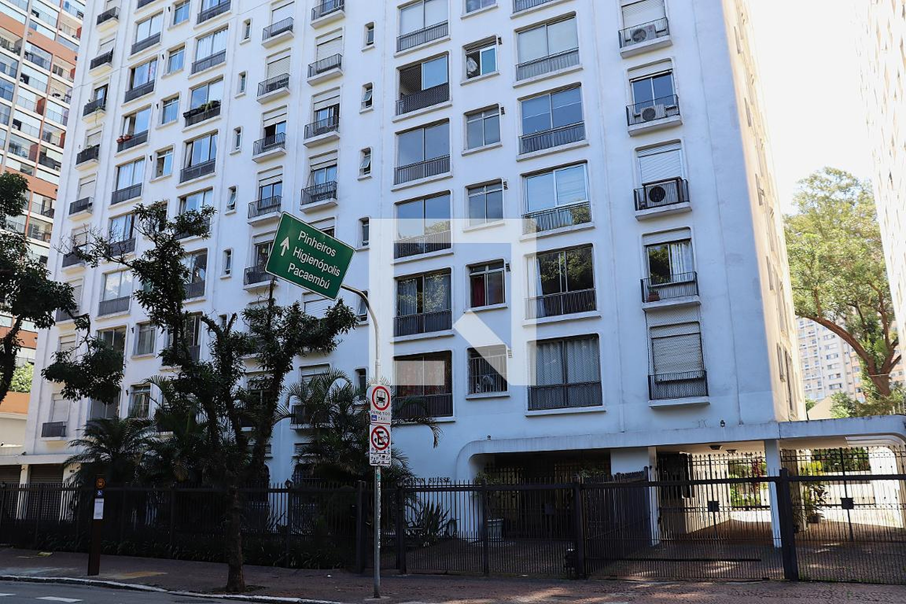 Fachada Edifício Maison Suisse