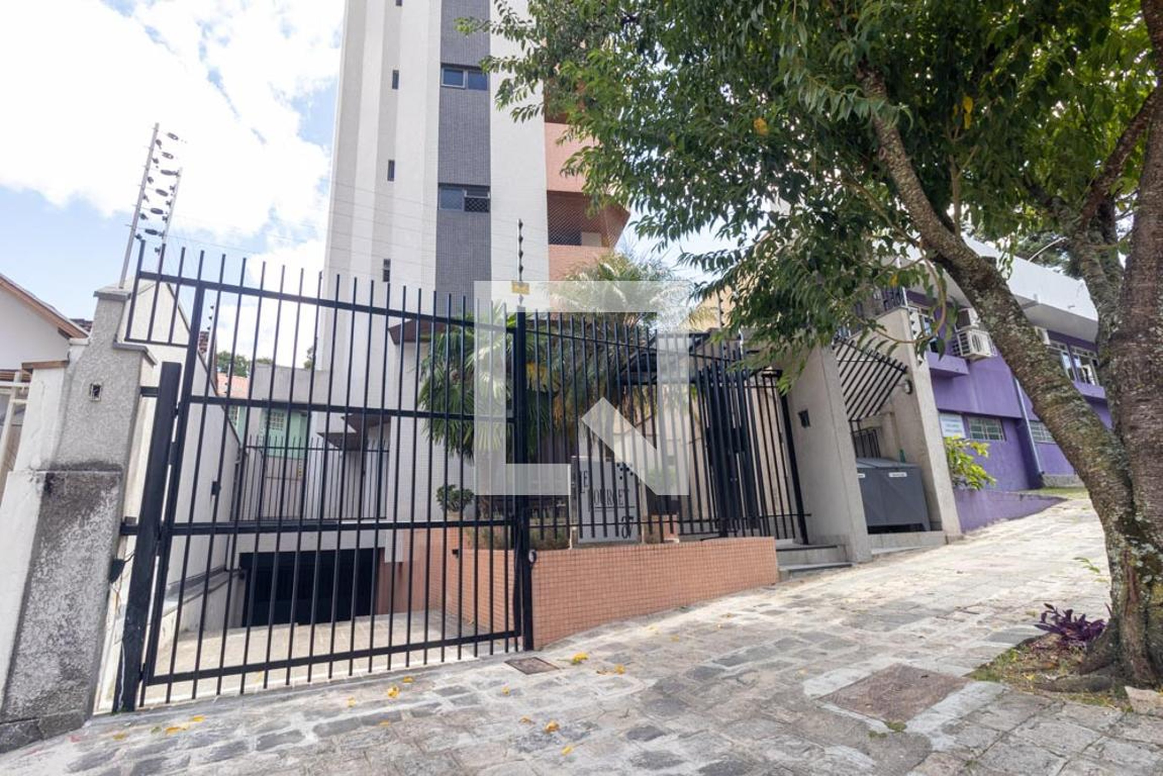 Fachada do Prédio Condomínio Le Bourget