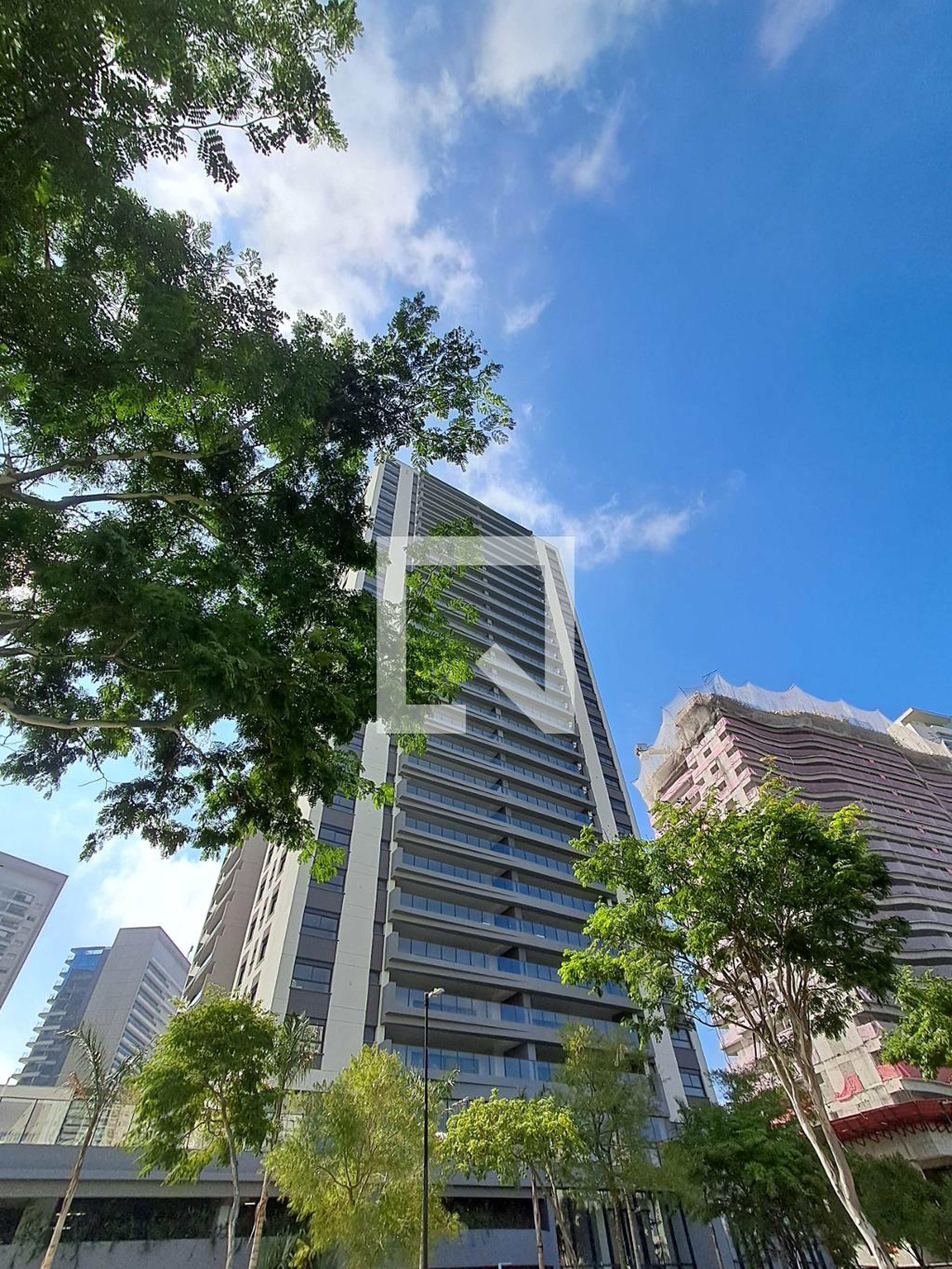 Fachada Condomínio em Rua Marc Chagall, 320