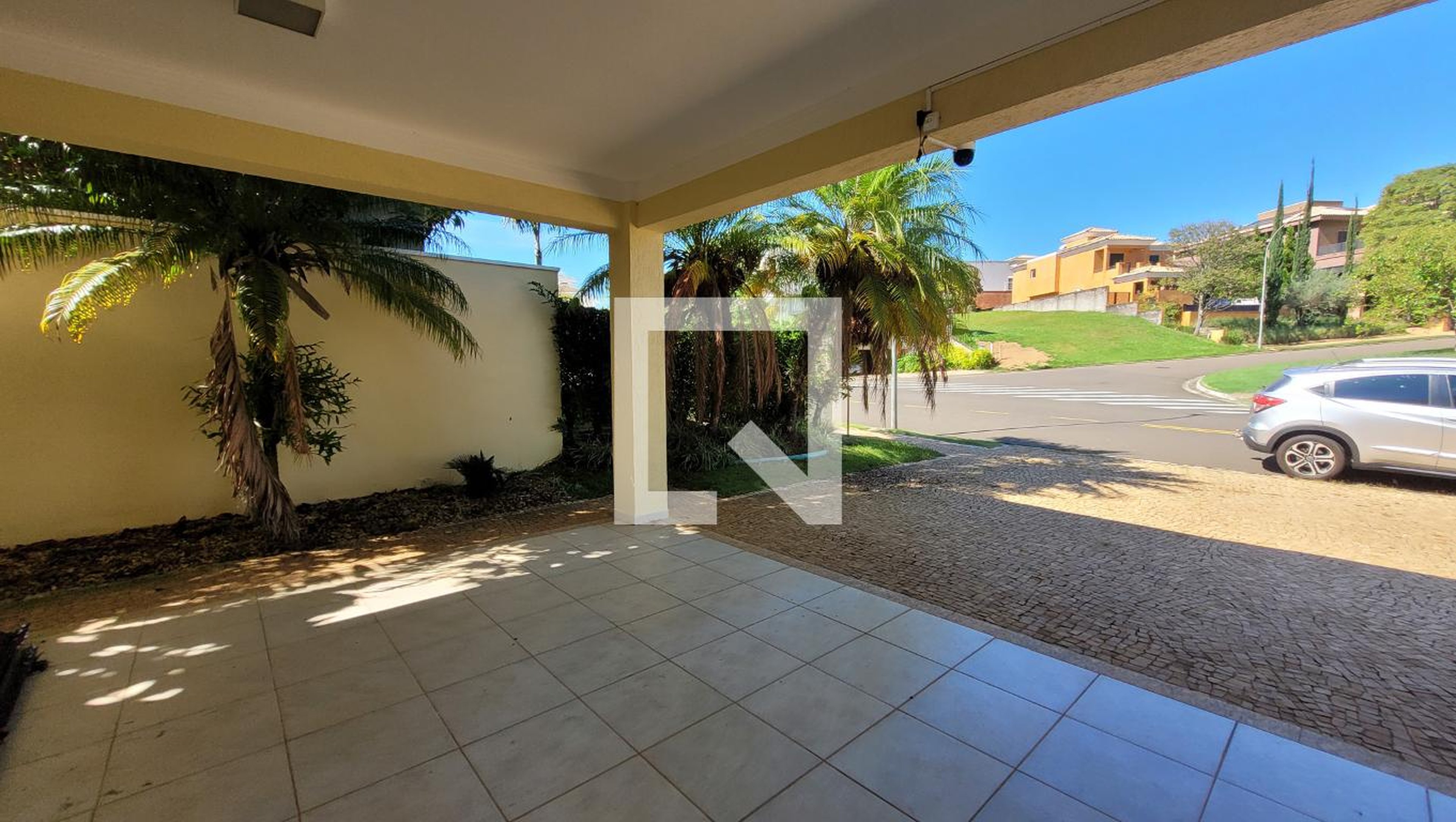 Fachada Condomínio em Rua dos Sândalos, 70