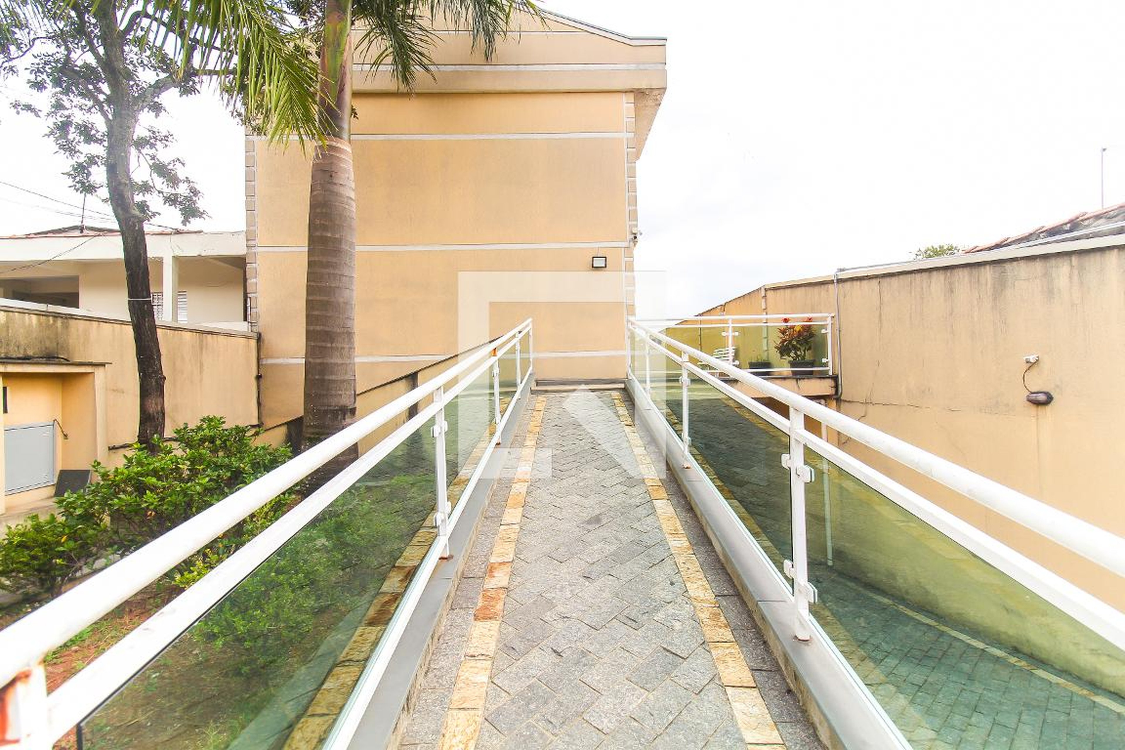 Entrada Condomínio Avinhado