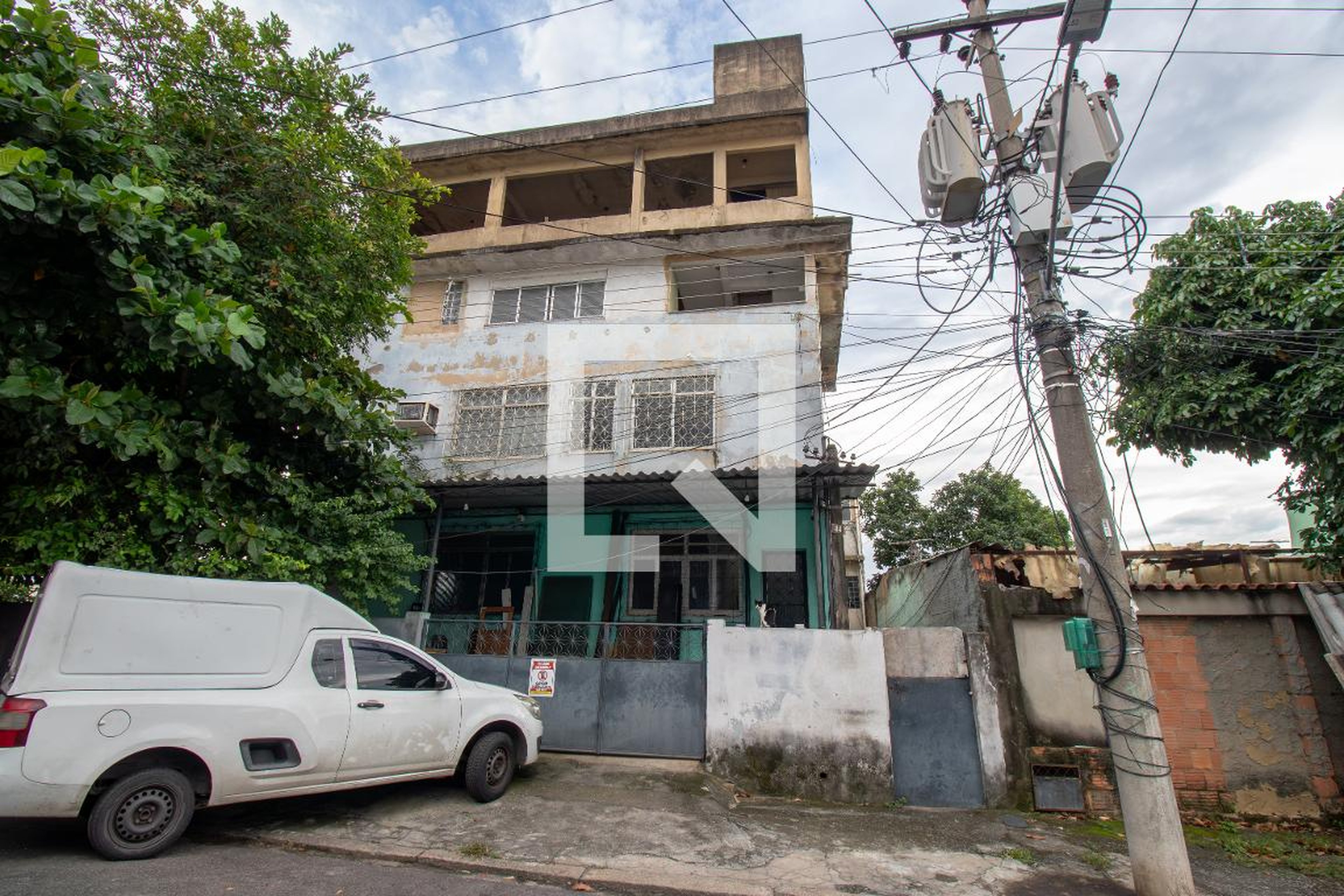 Fachada Condomínio em Rua Narciso, 44