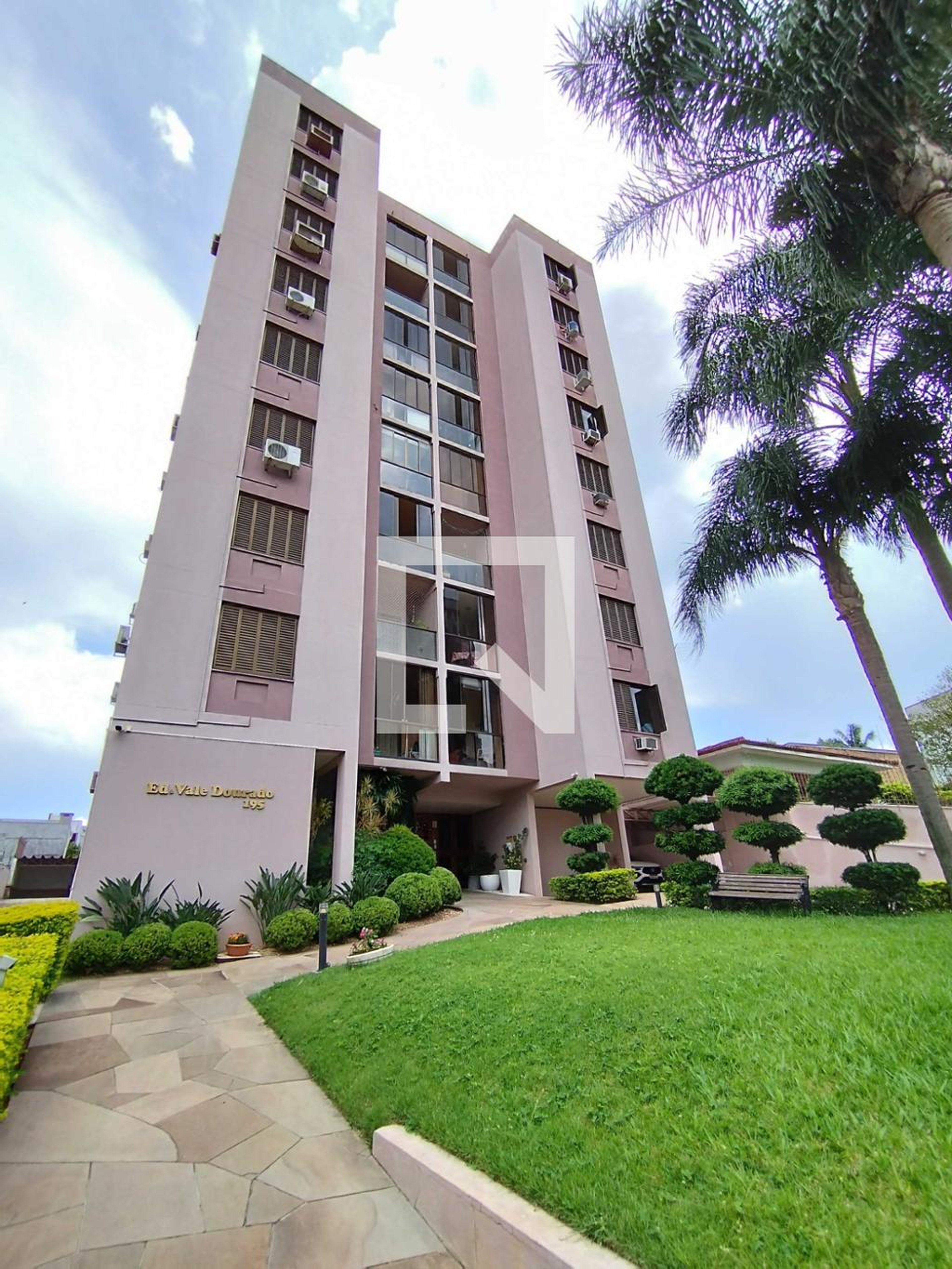 Fachada Condomínio em Rua José de Alencar, 196