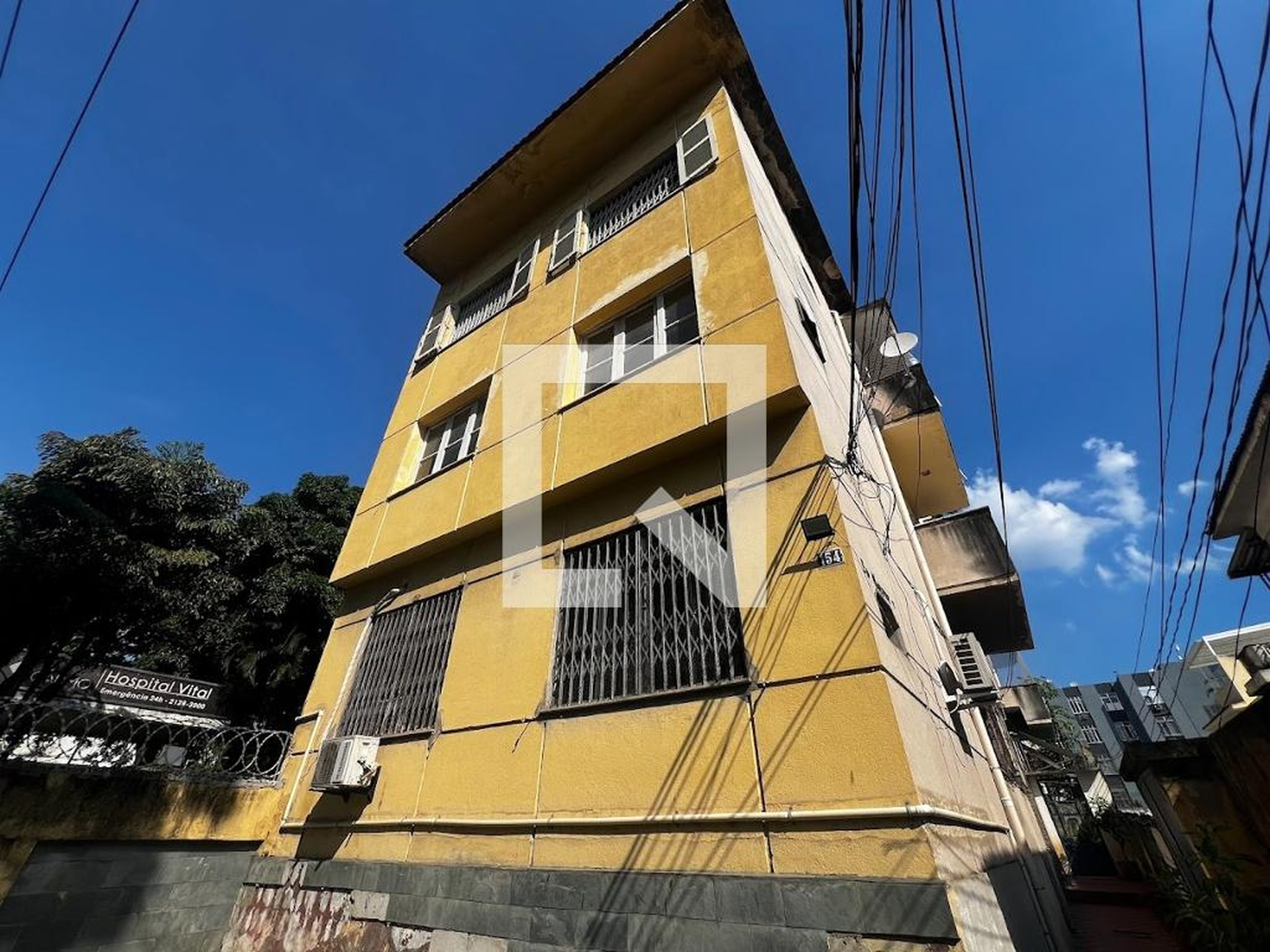 Fachada Condomínio em Rua Visconde de Santa Cruz, 154