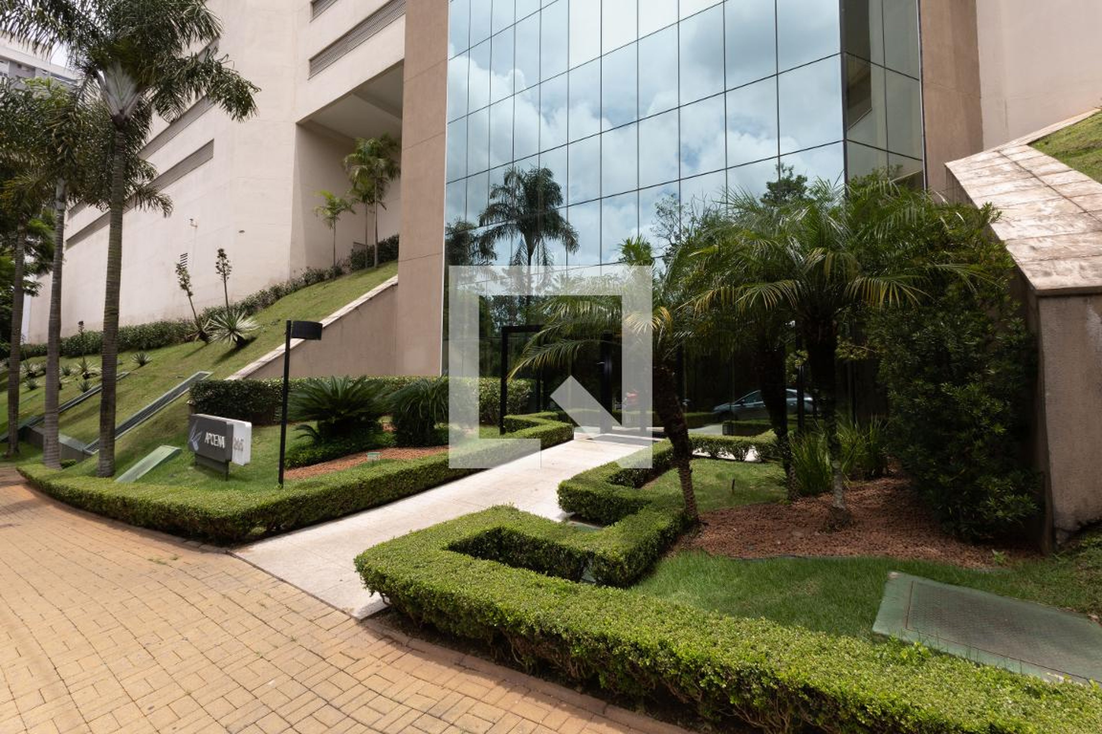 Fachada Condomínio em Rua da Mata, 2106
